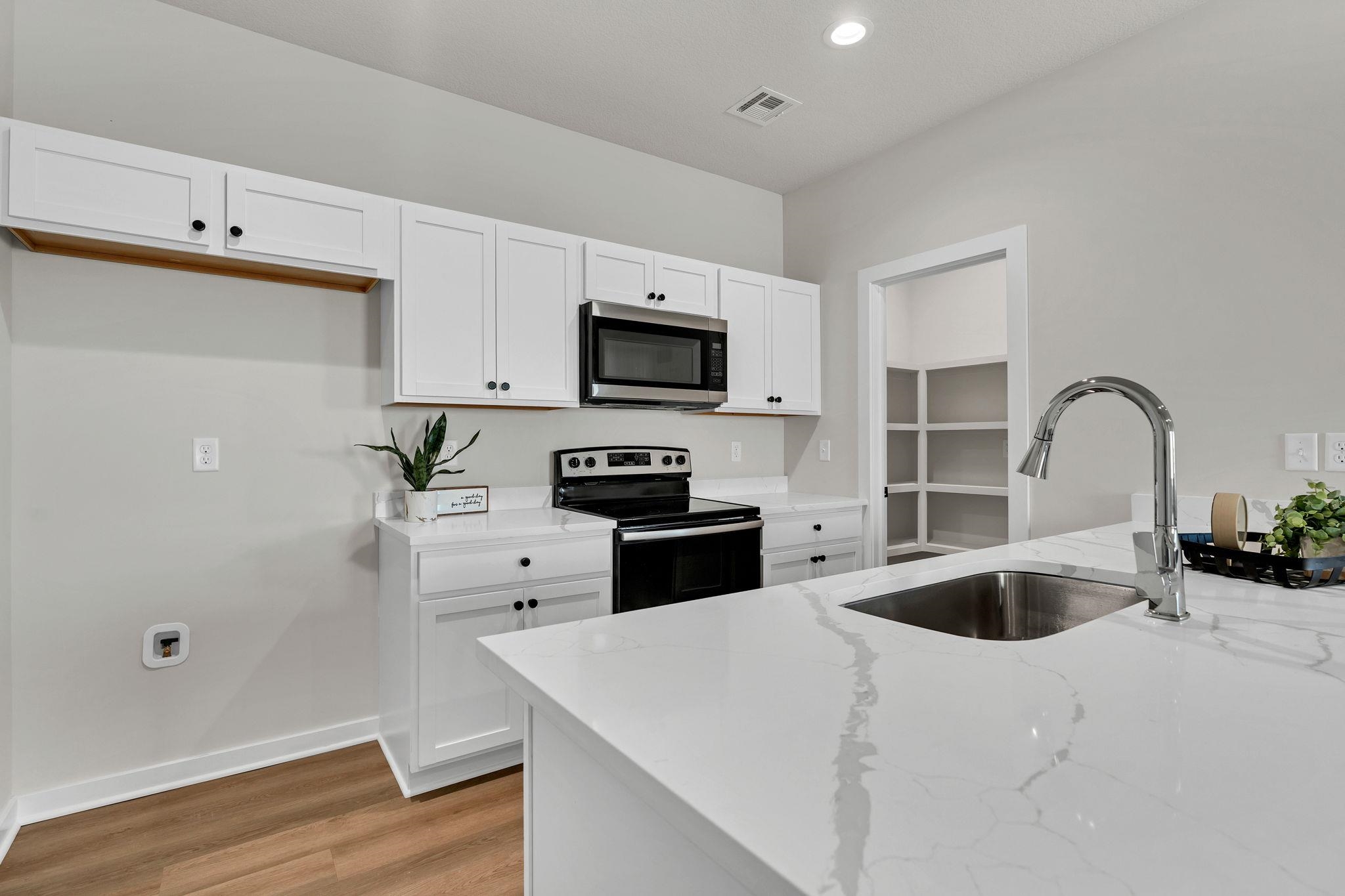 16918 & 16920 W Leyland St Property Photo 6