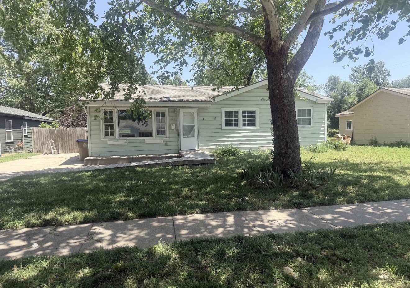 628 N Abilene Property Photo 1