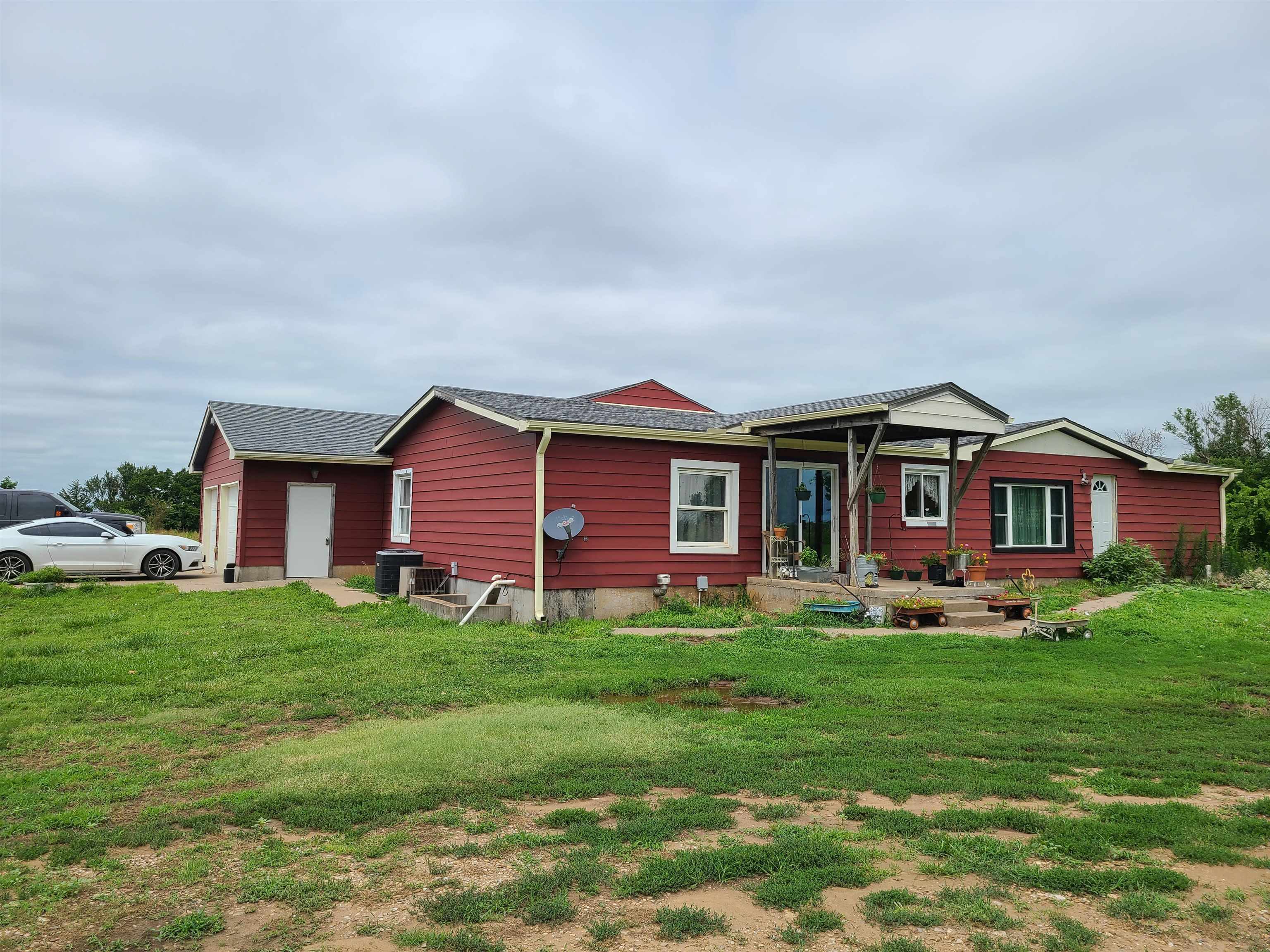 10716 212th Property Photo 2