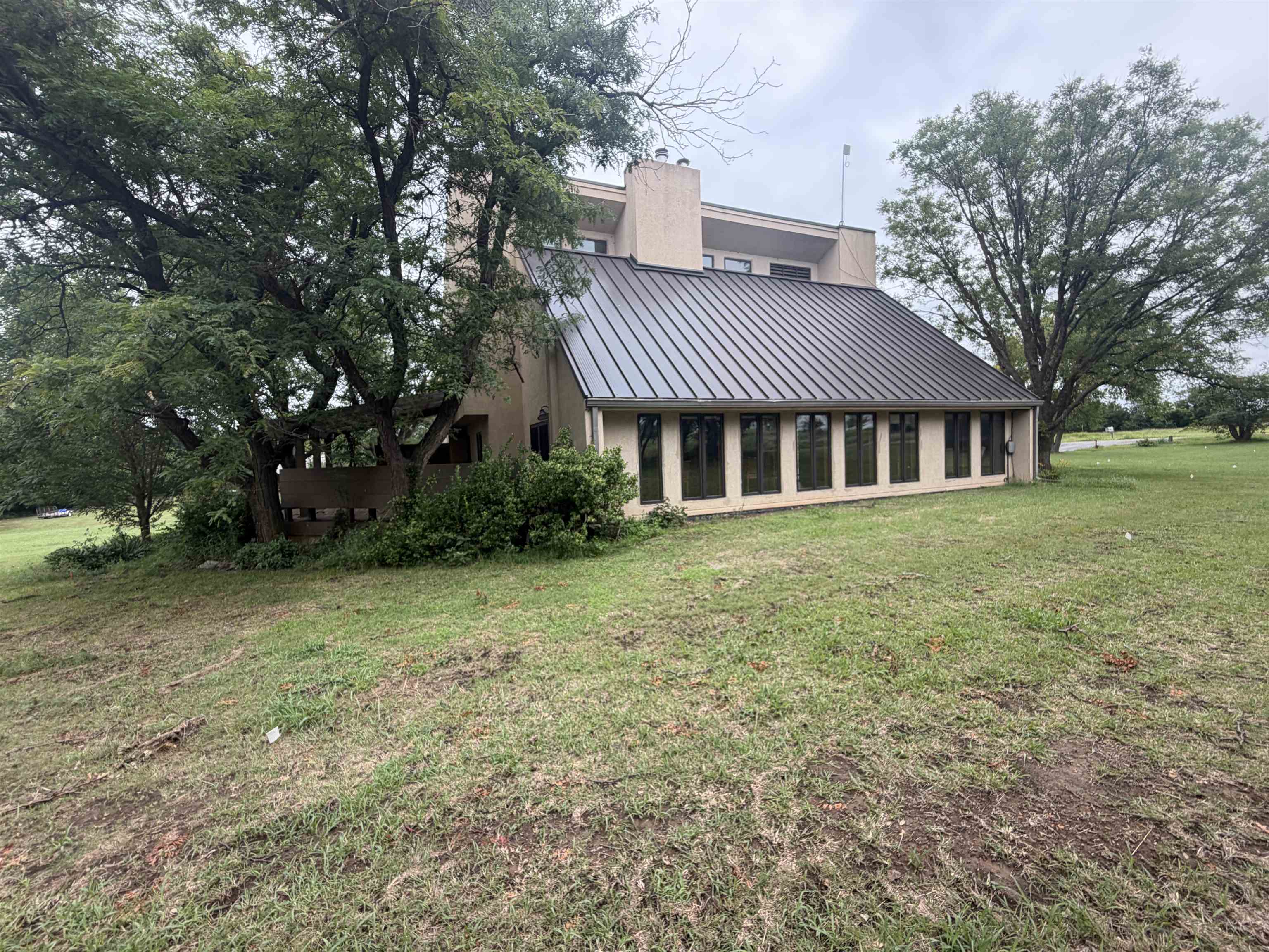 399 S Seneca Property Photo 5