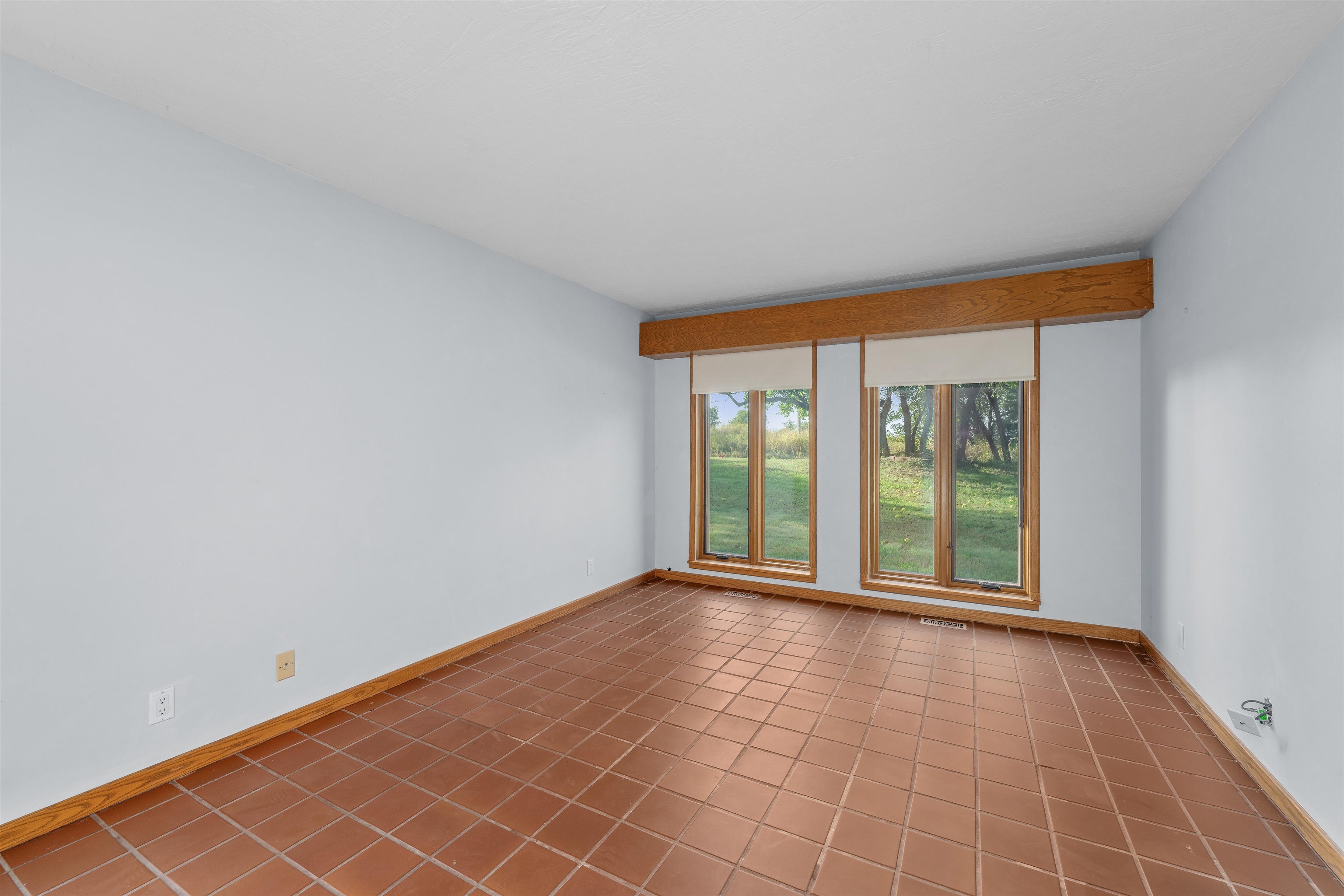 399 S Seneca Property Photo 20