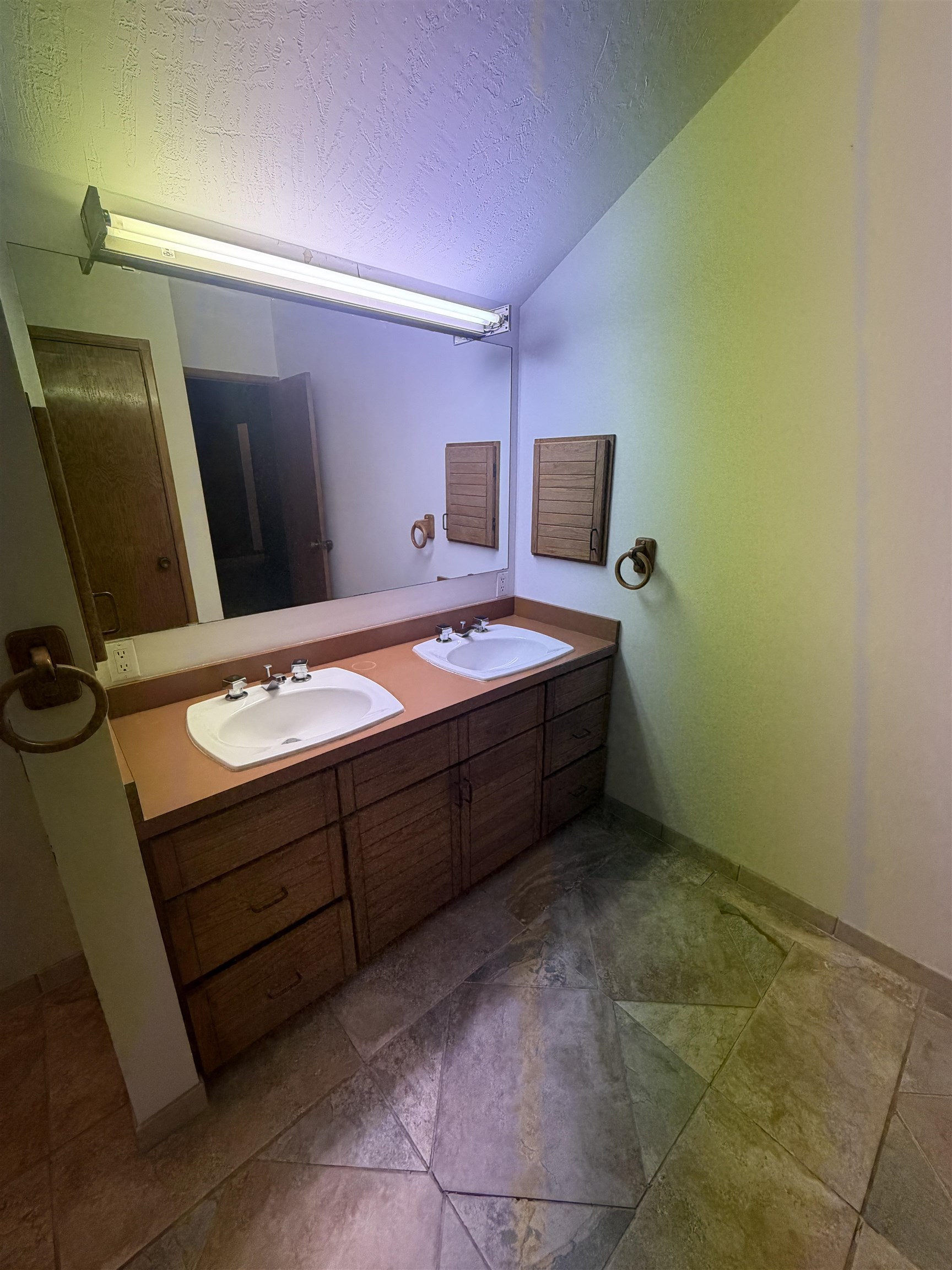 399 S Seneca Property Photo 21