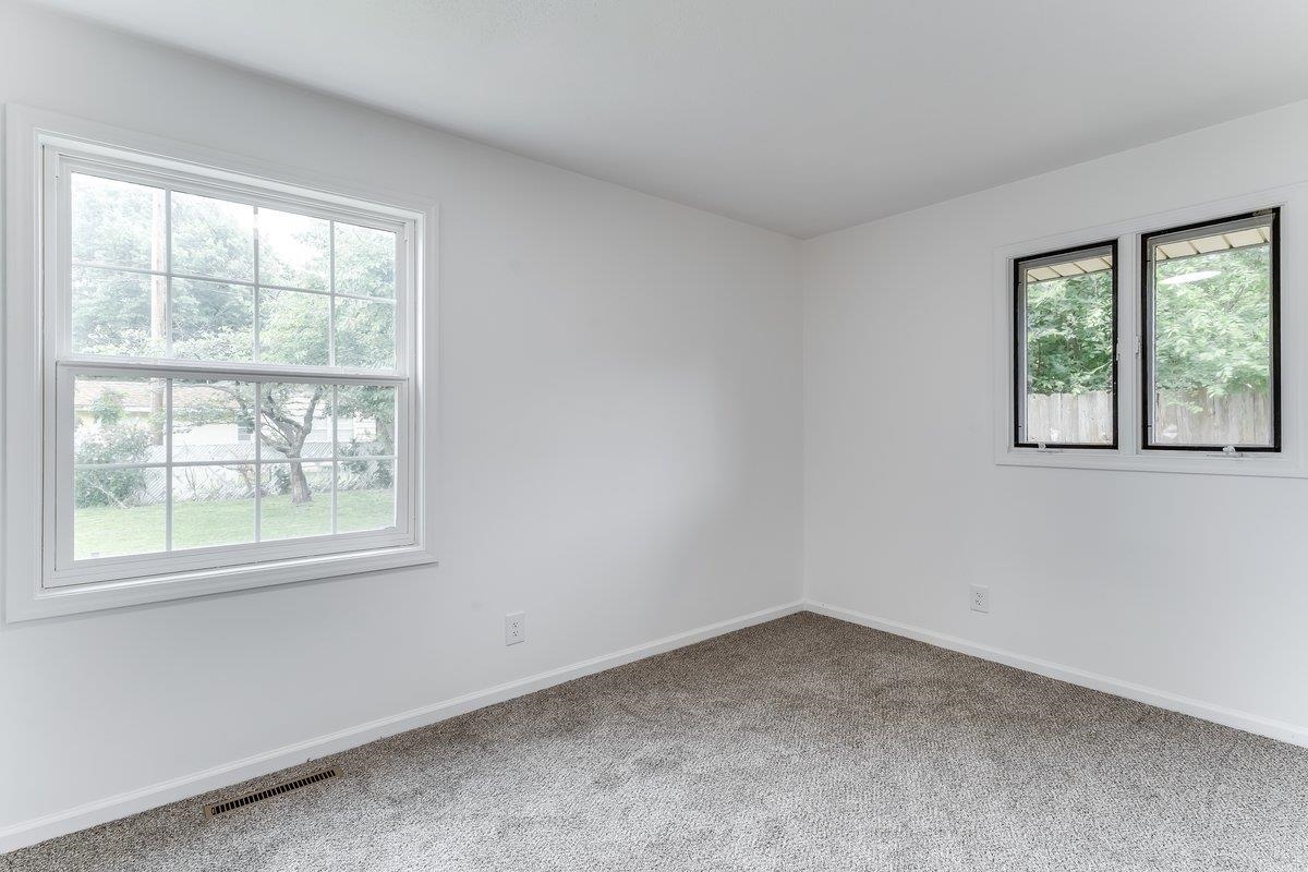980 N Brownthrush Ln Property Photo 14