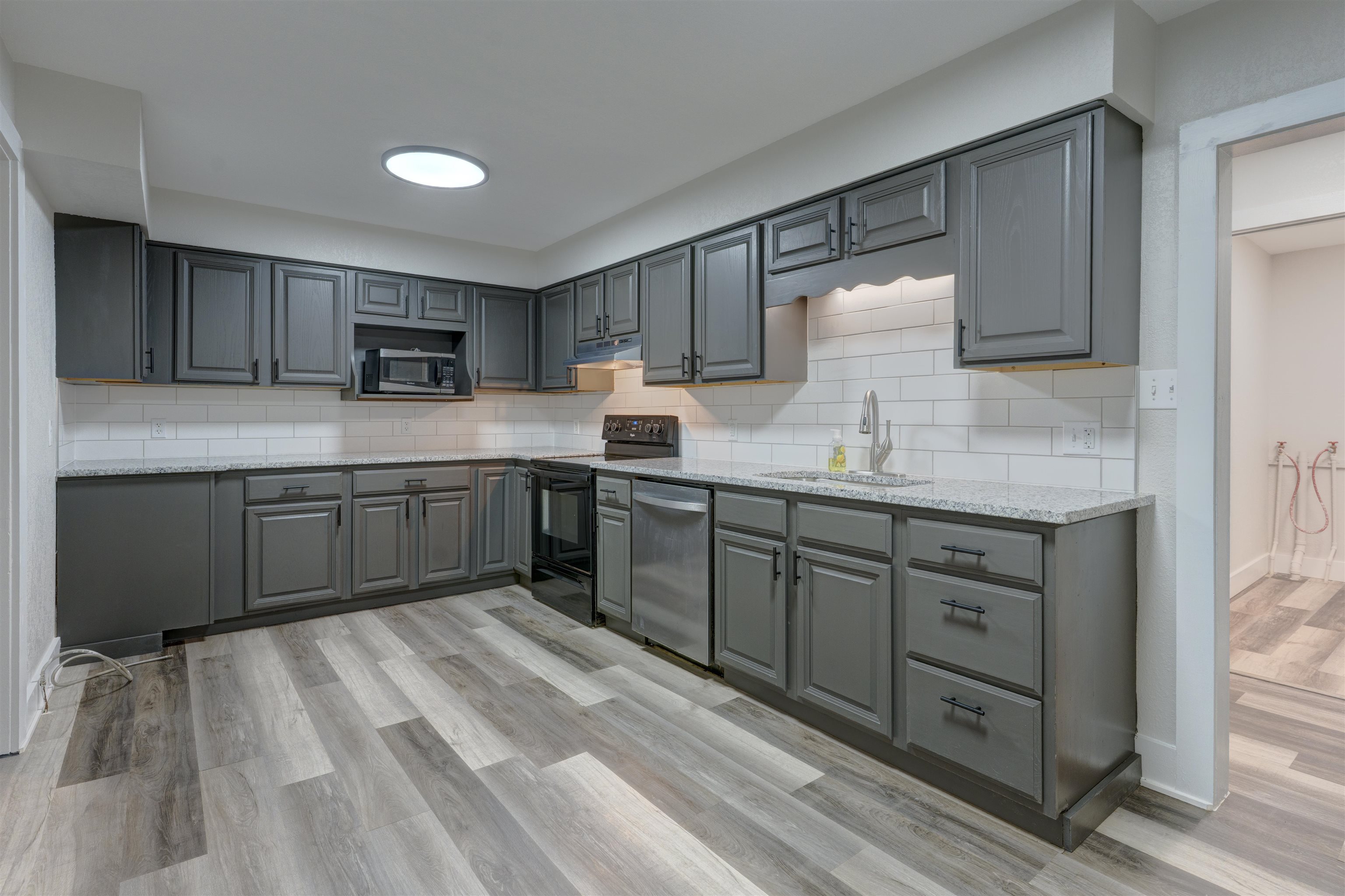 1701 E Chestnut Ave. Property Photo 6