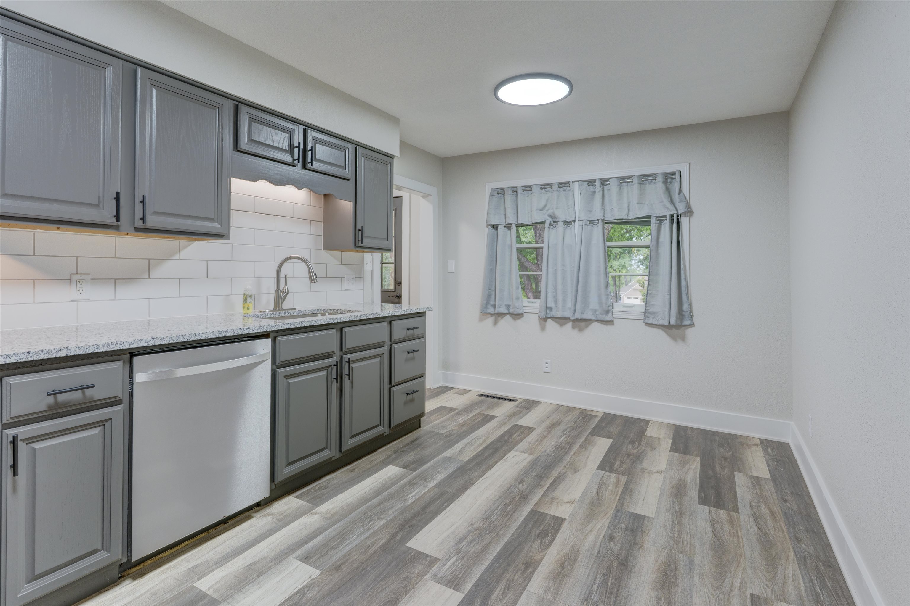 1701 E Chestnut Ave. Property Photo 7