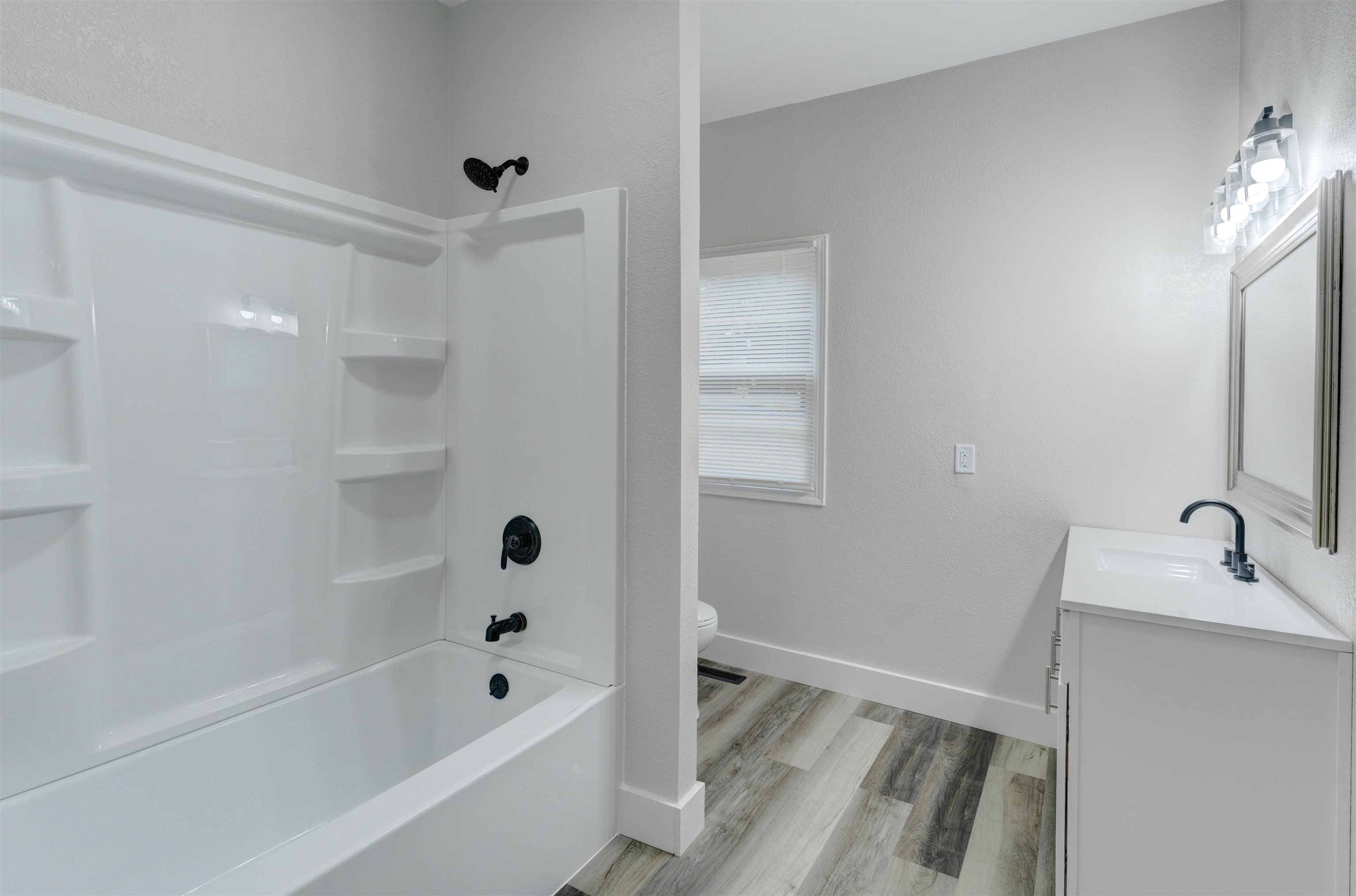 1701 E Chestnut Ave. Property Photo 9