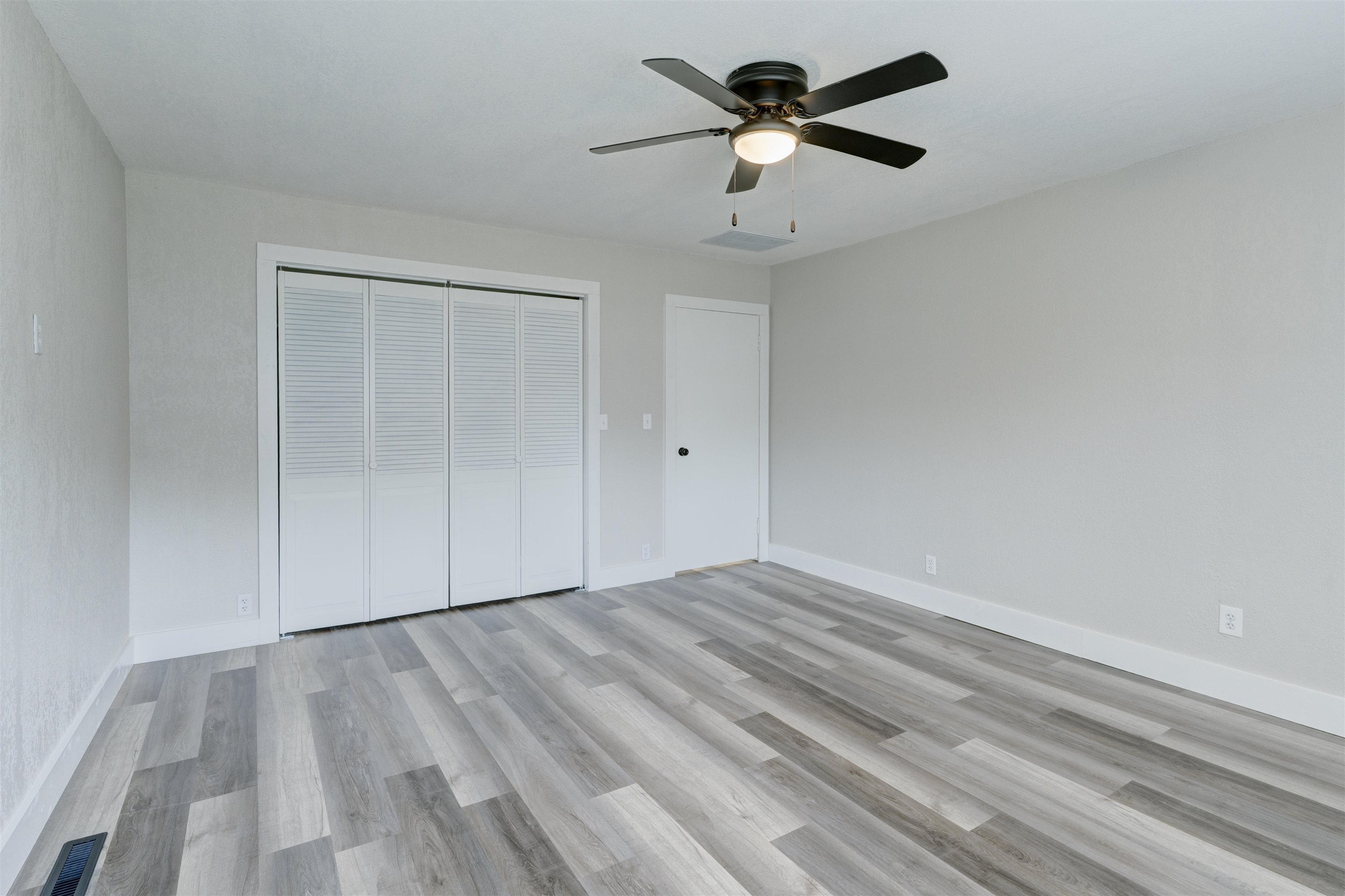 1701 E Chestnut Ave. Property Photo 12