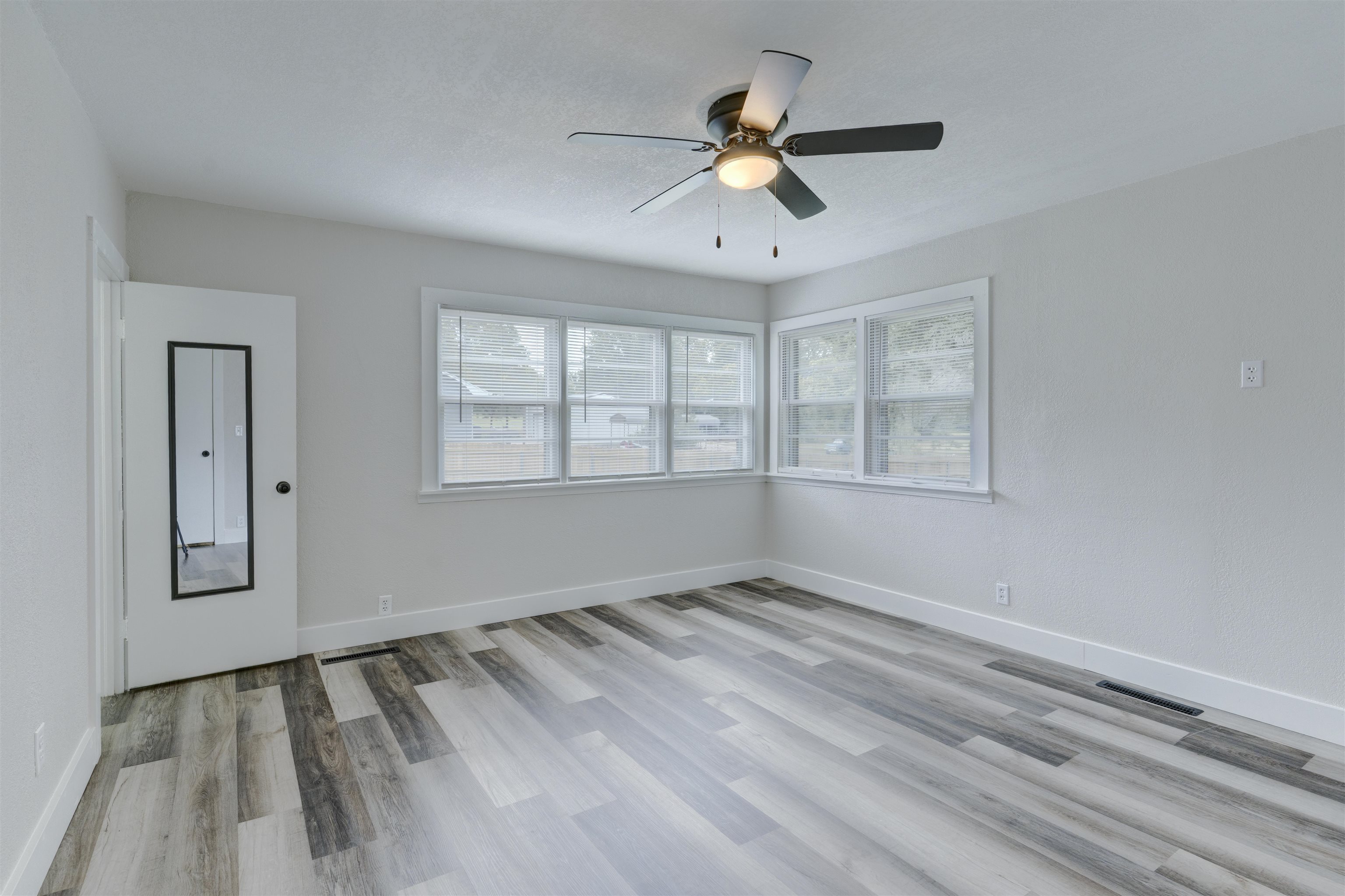 1701 E Chestnut Ave. Property Photo 13