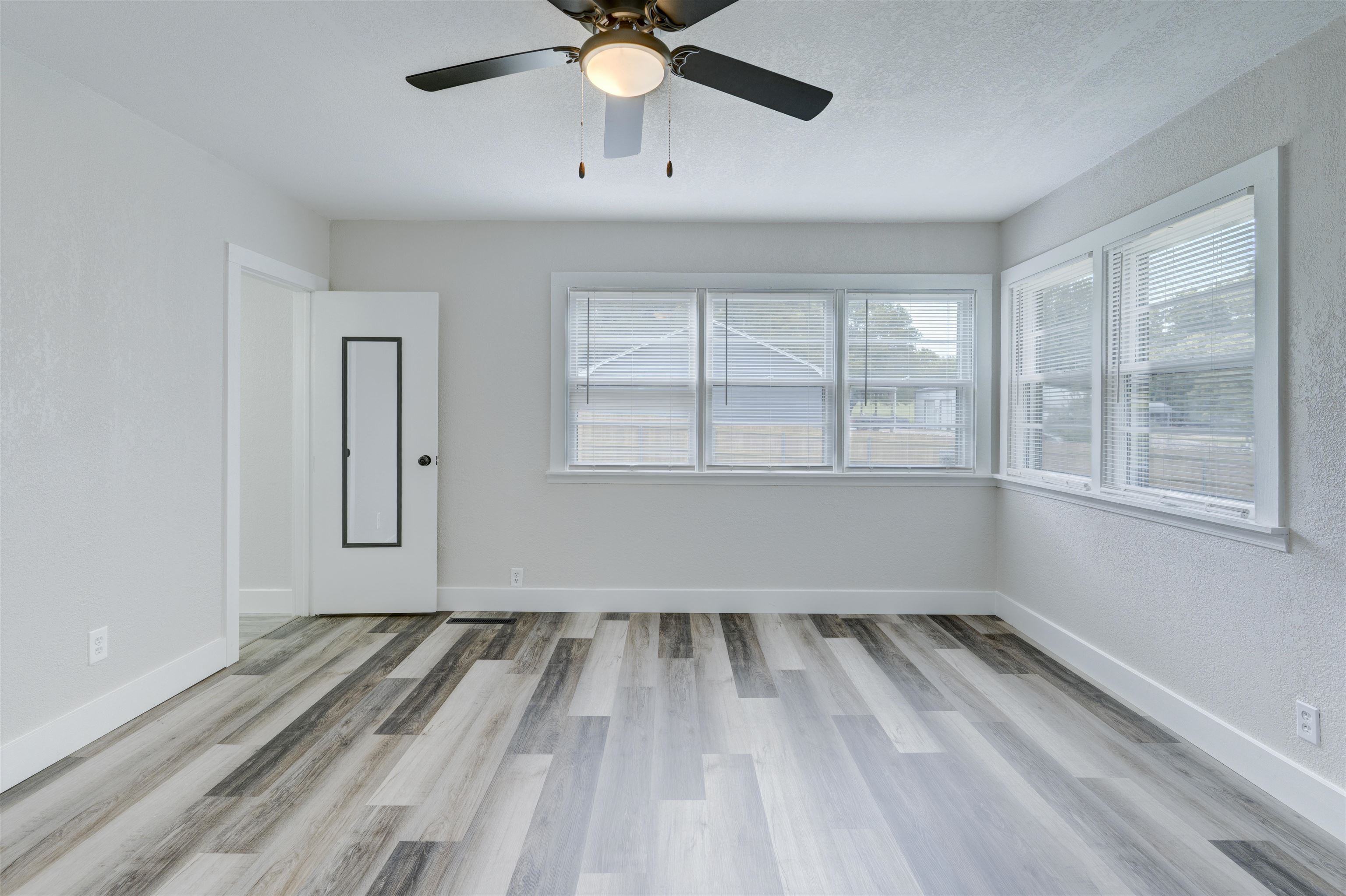 1701 E Chestnut Ave. Property Photo 14
