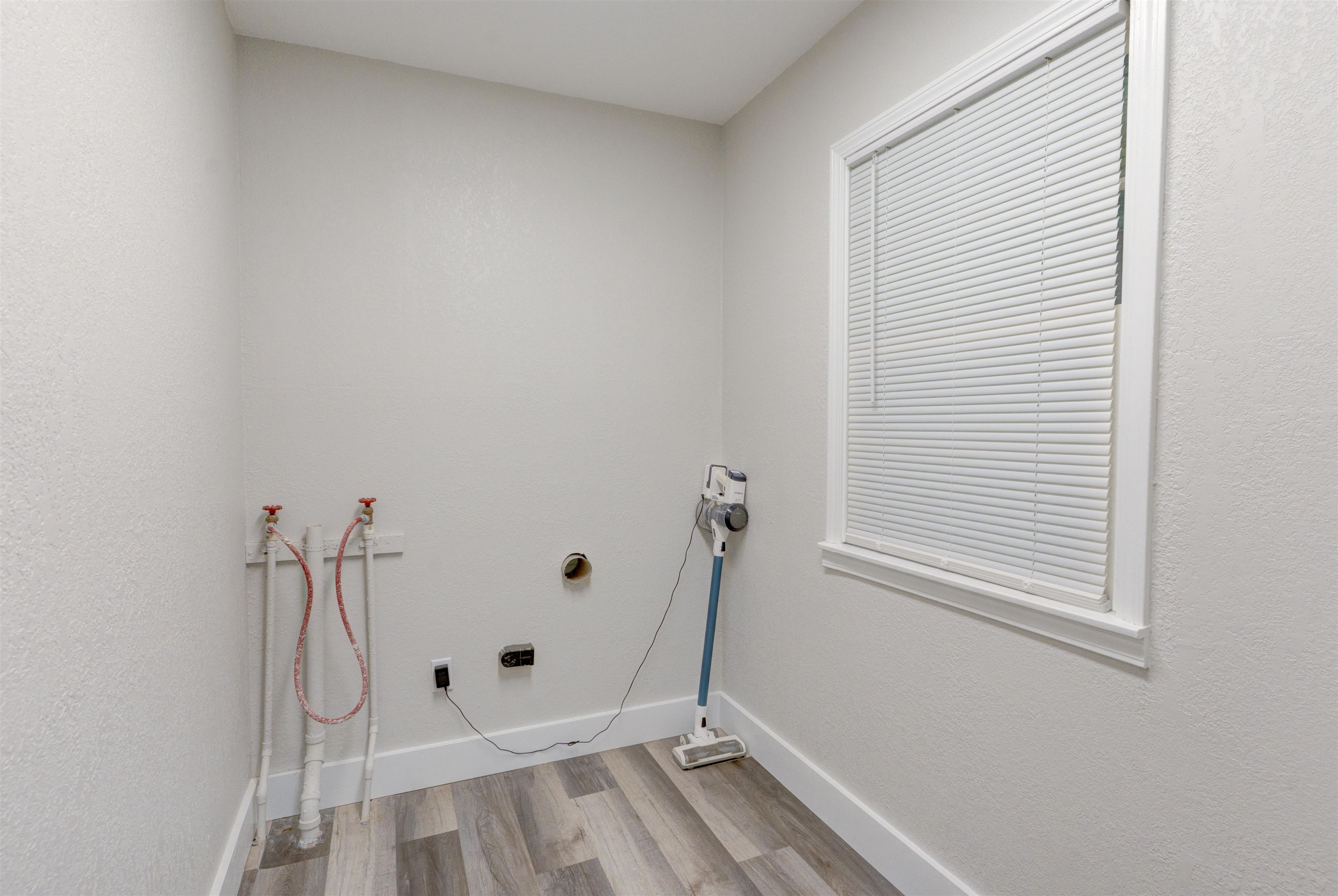 1701 E Chestnut Ave. Property Photo 20
