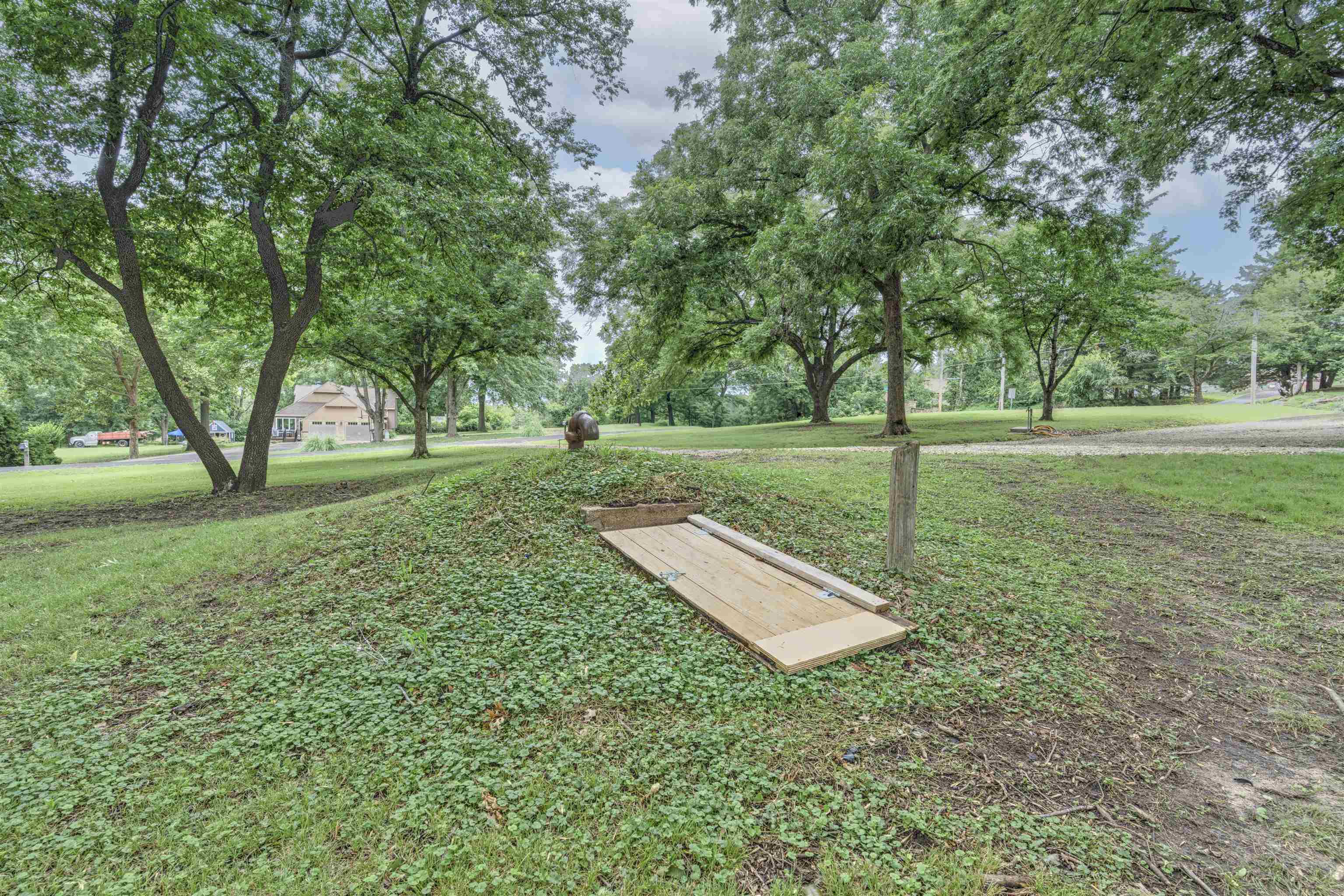 1701 E Chestnut Ave. Property Photo 23