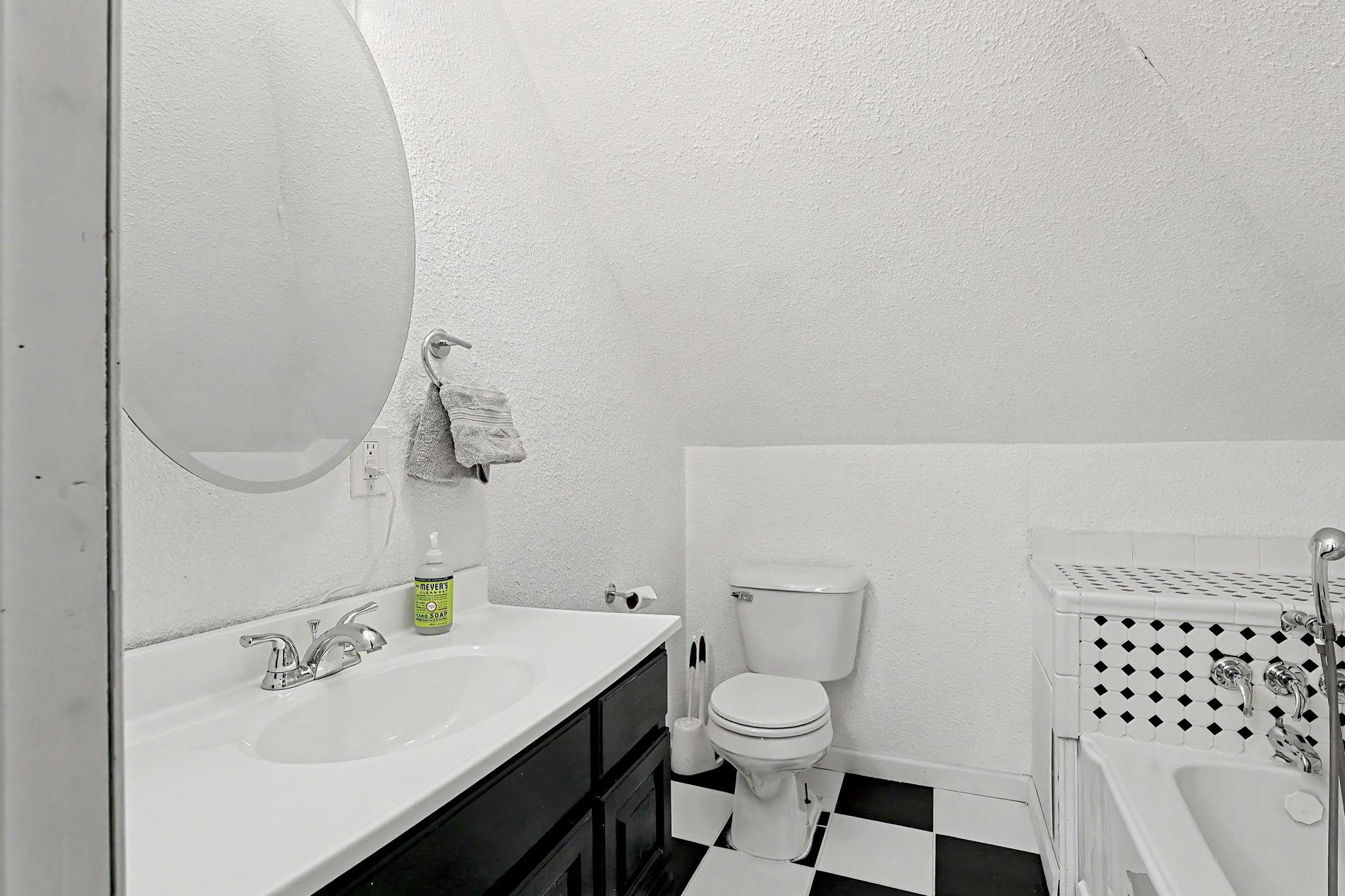 802 N Gilman Ave Property Photo 12