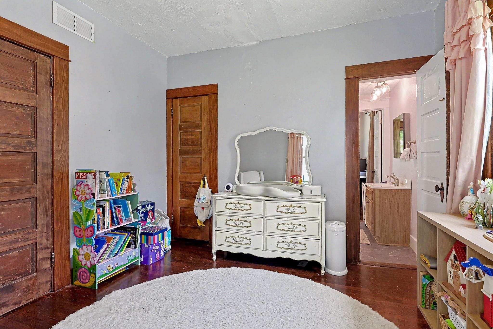 802 N Gilman Ave Property Photo 16