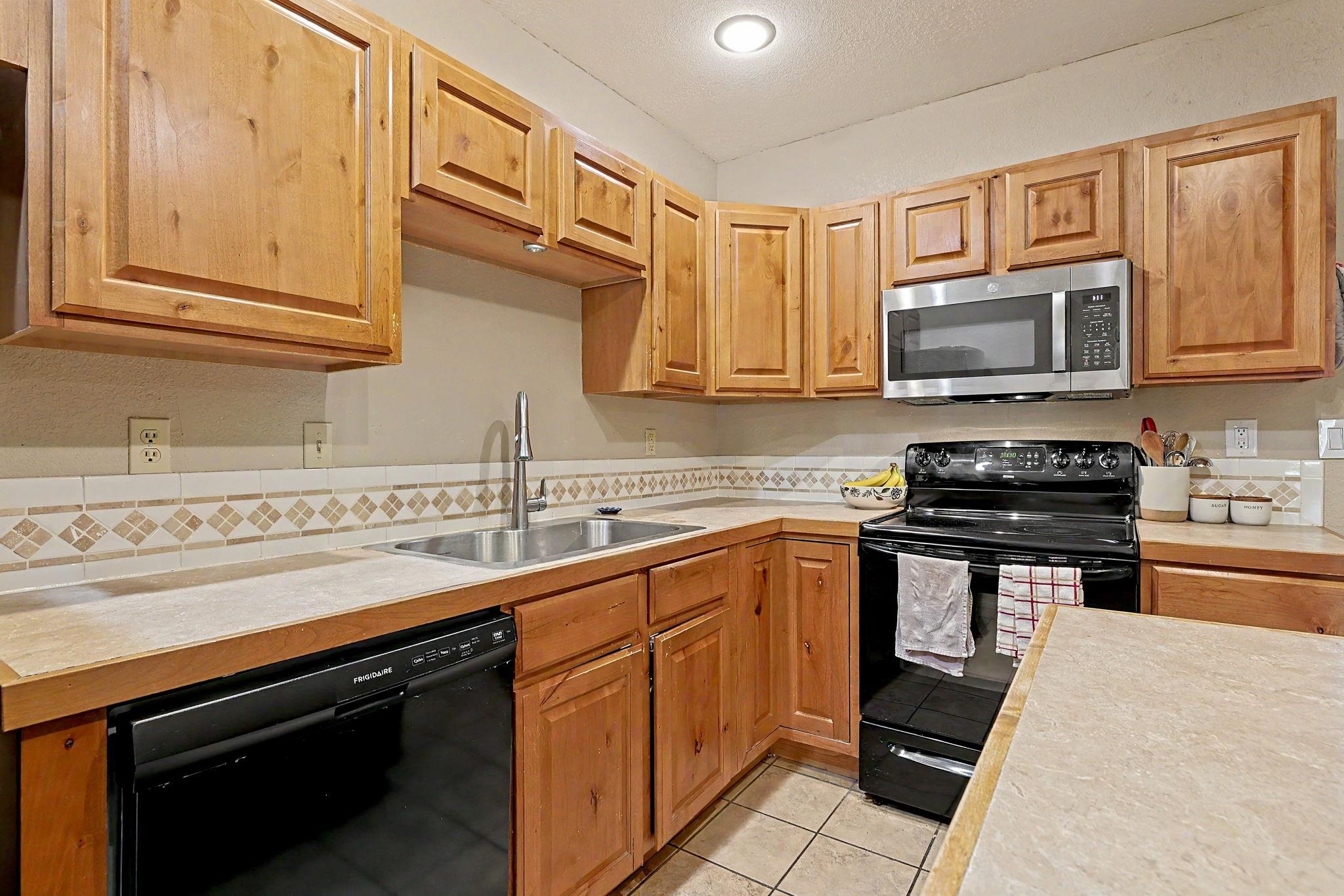 802 N Gilman Ave Property Photo 22