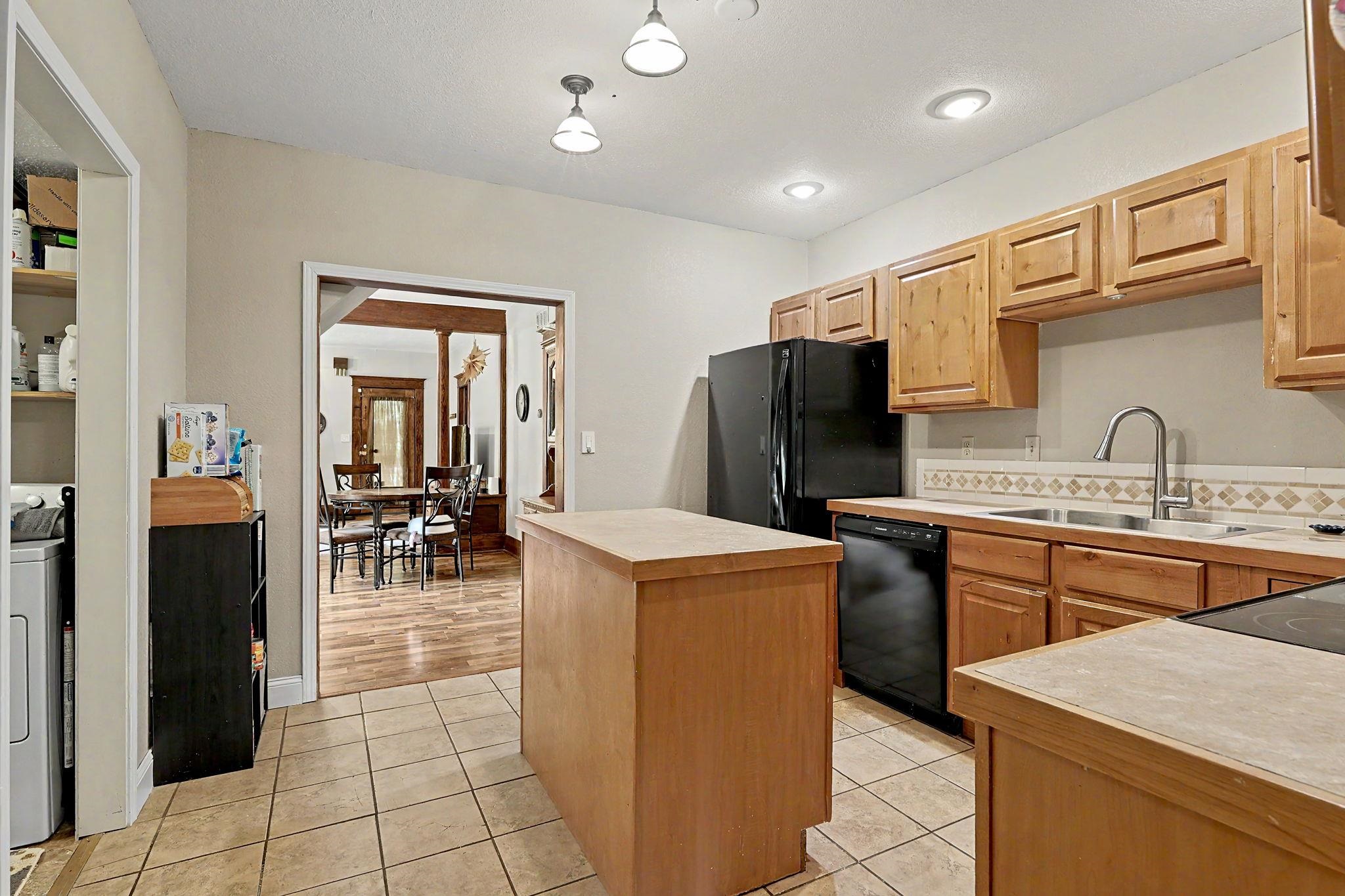 802 N Gilman Ave Property Photo 25