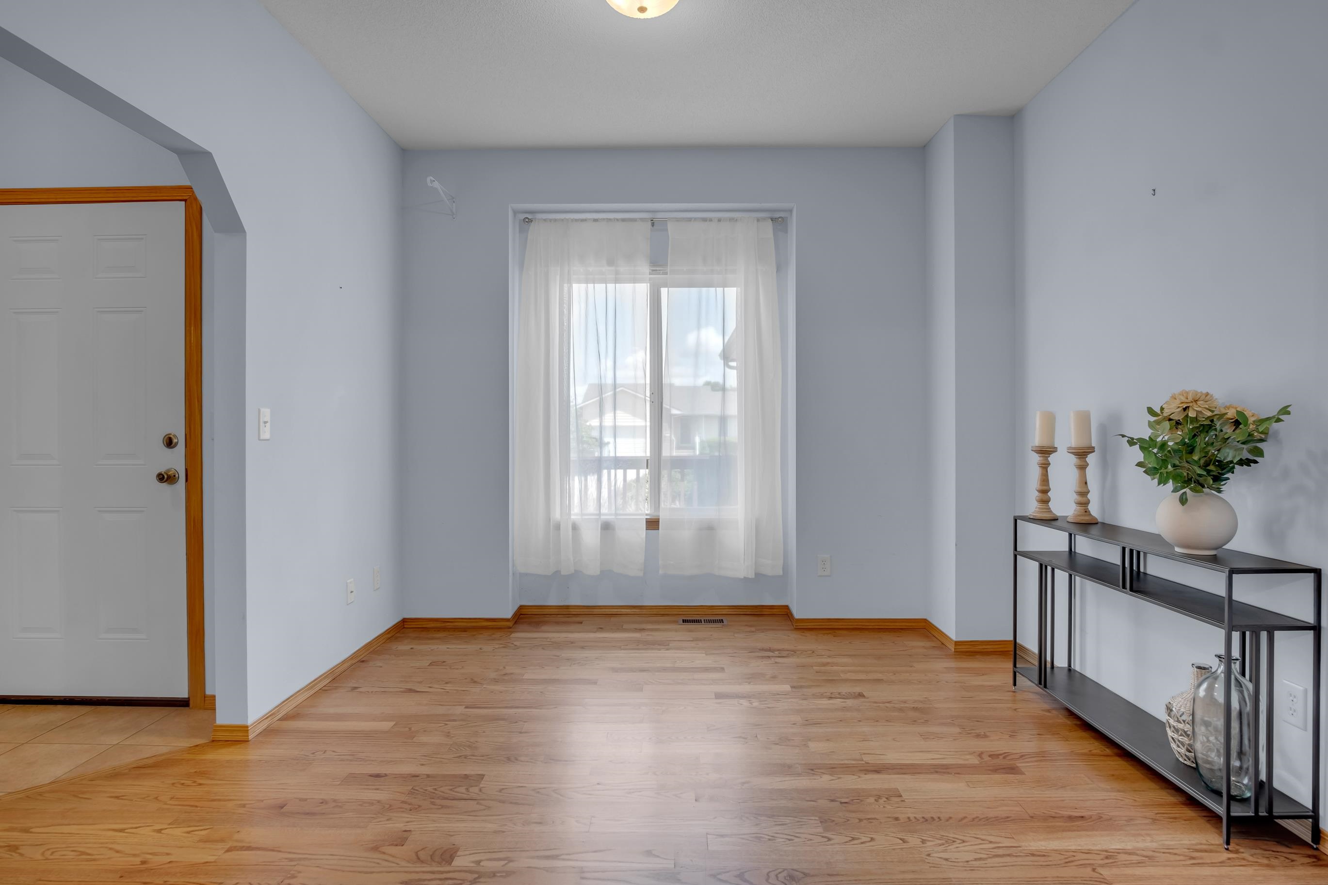 2115 Bristol Ln Property Photo 5