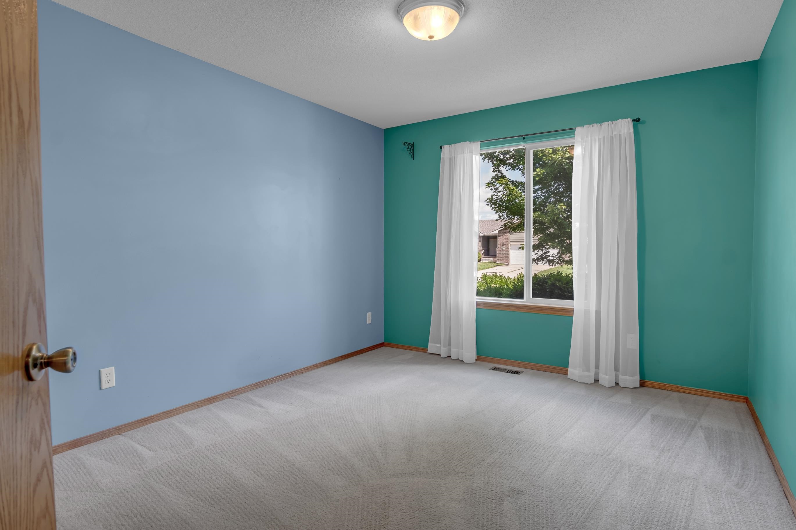 2115 Bristol Ln Property Photo 19