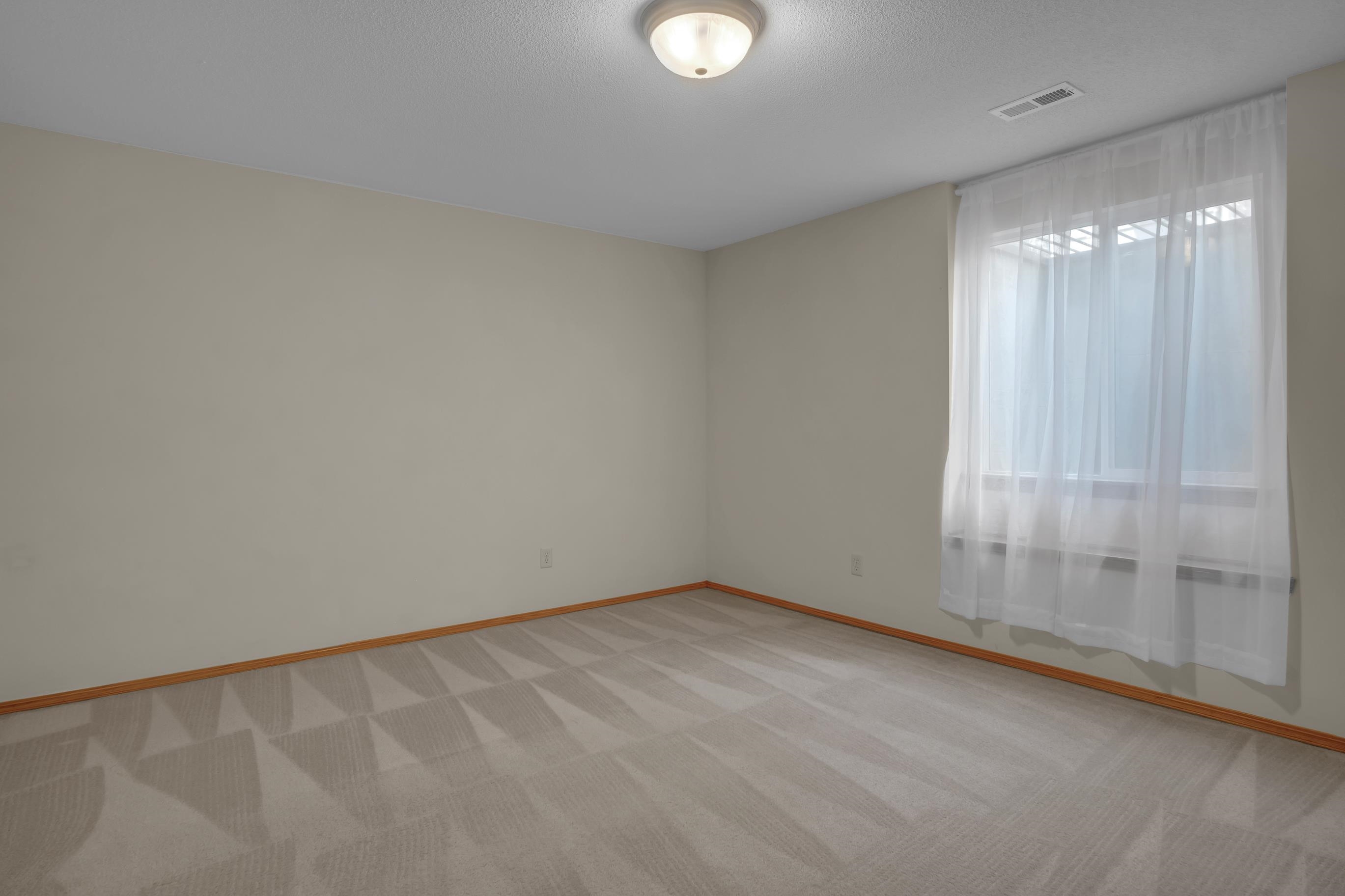 2115 Bristol Ln Property Photo 26