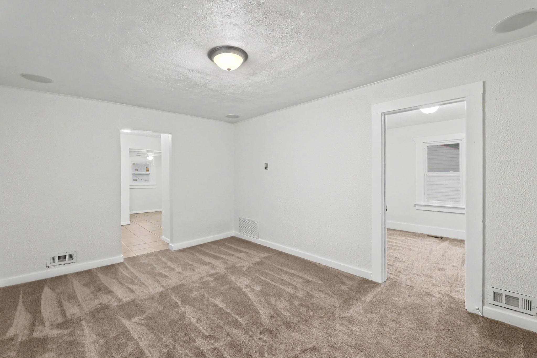 2328 W Maple Property Photo 4