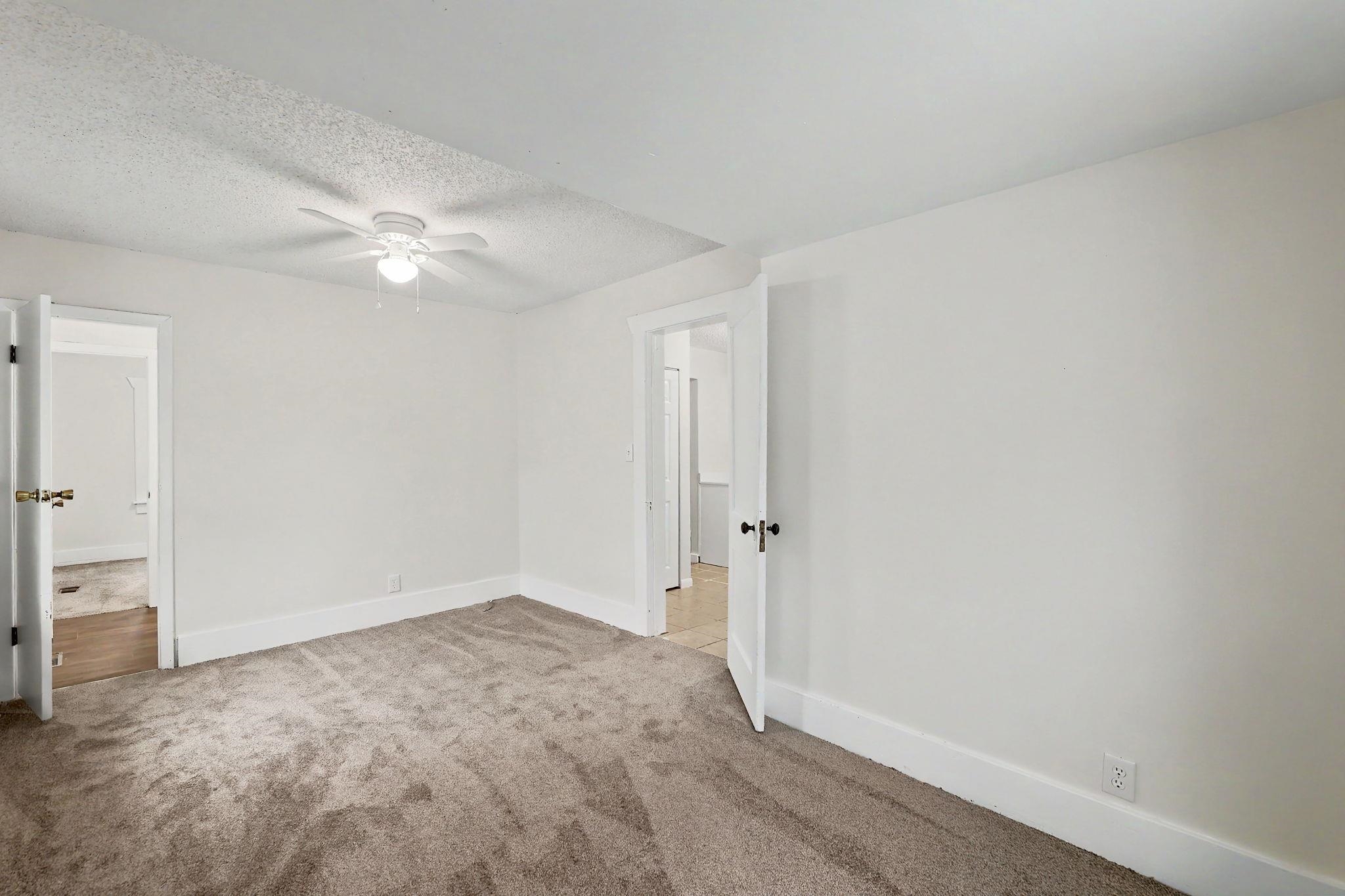 2328 W Maple Property Photo 13