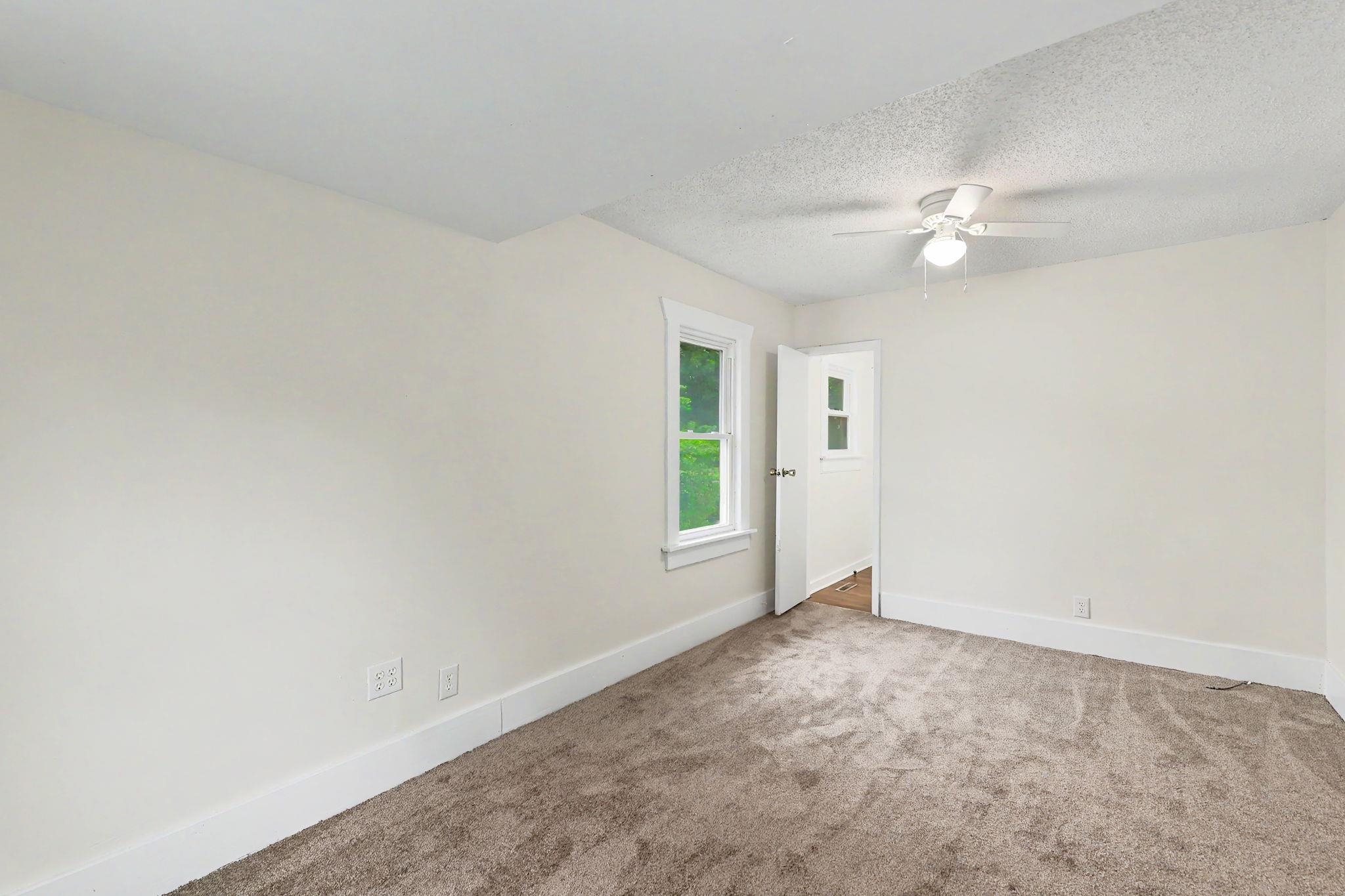 2328 W Maple Property Photo 16