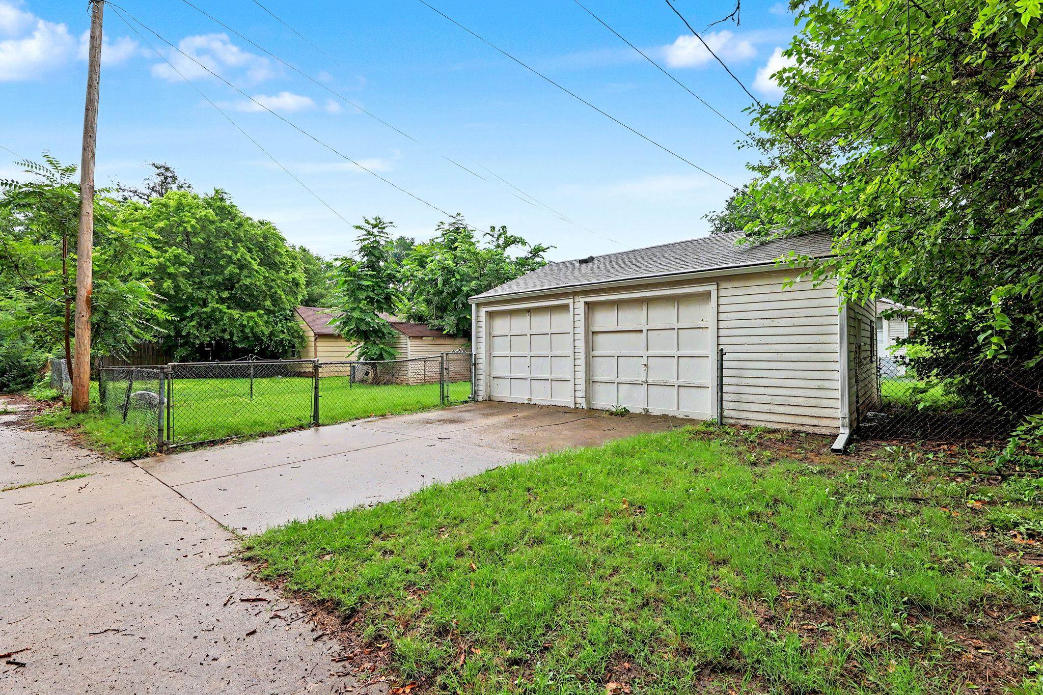 2328 W Maple Property Photo 25
