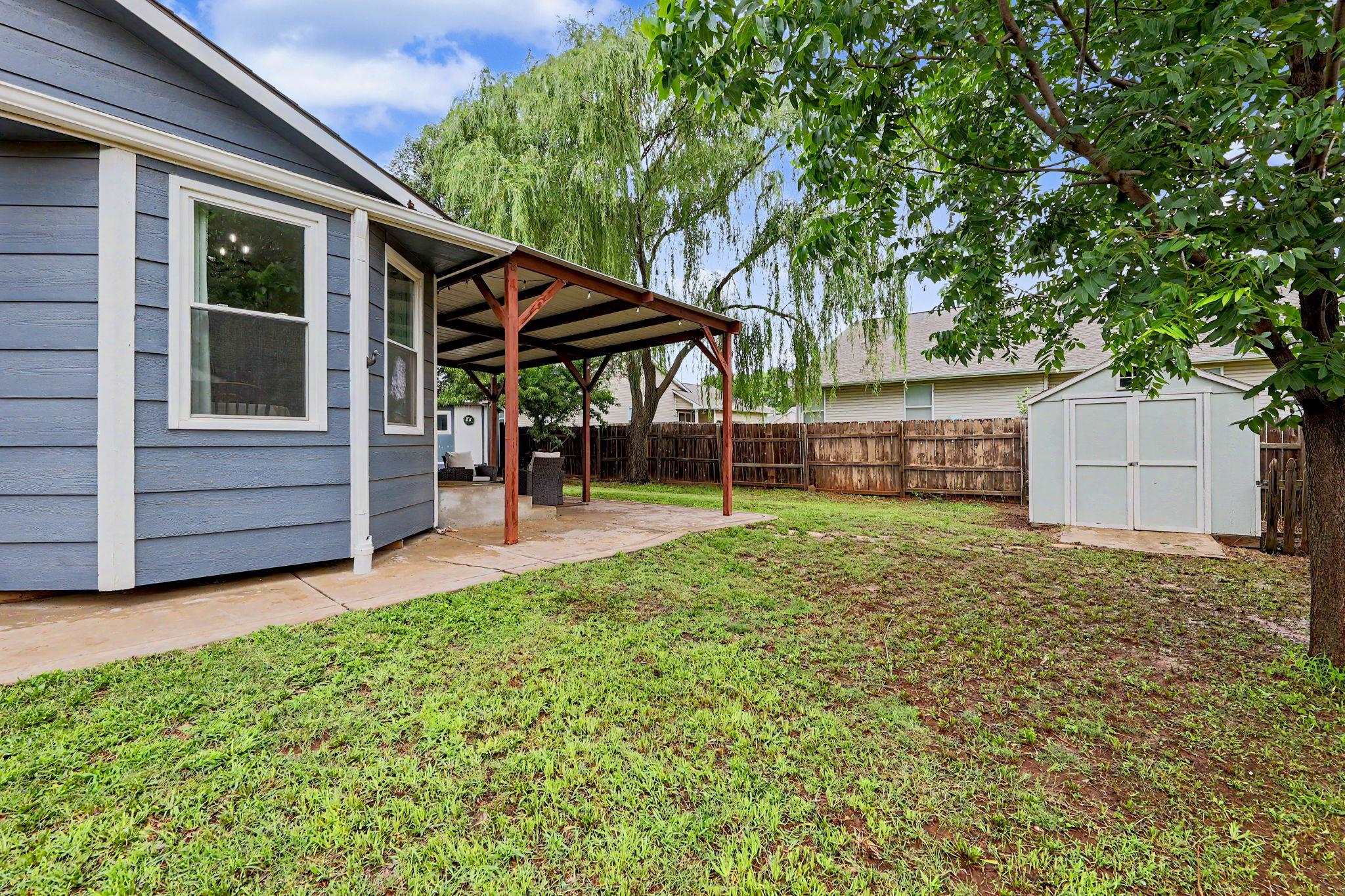 214 E Country Walk Property Photo 28