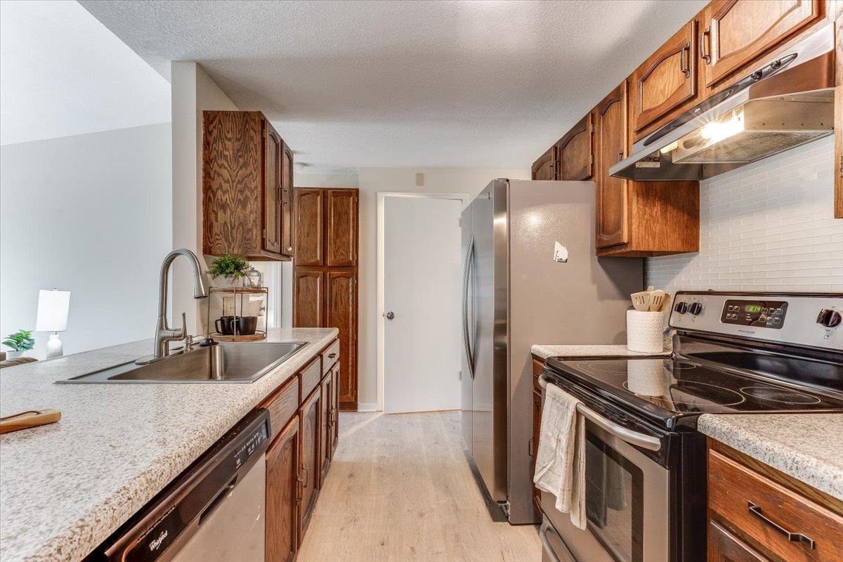 3123 N Brookfield Property Photo 7