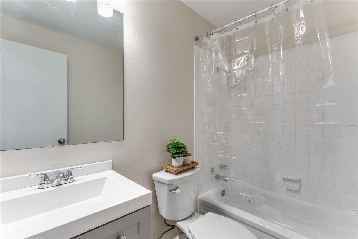 3123 N Brookfield Property Photo 17