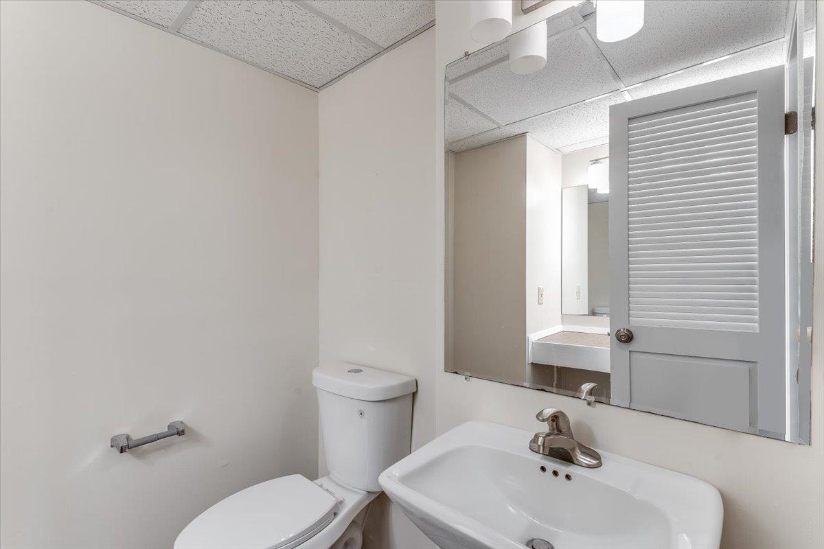 3123 N Brookfield Property Photo 25