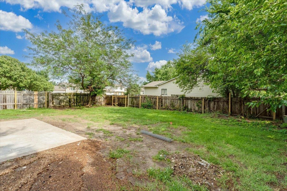 3123 N Brookfield Property Photo 27