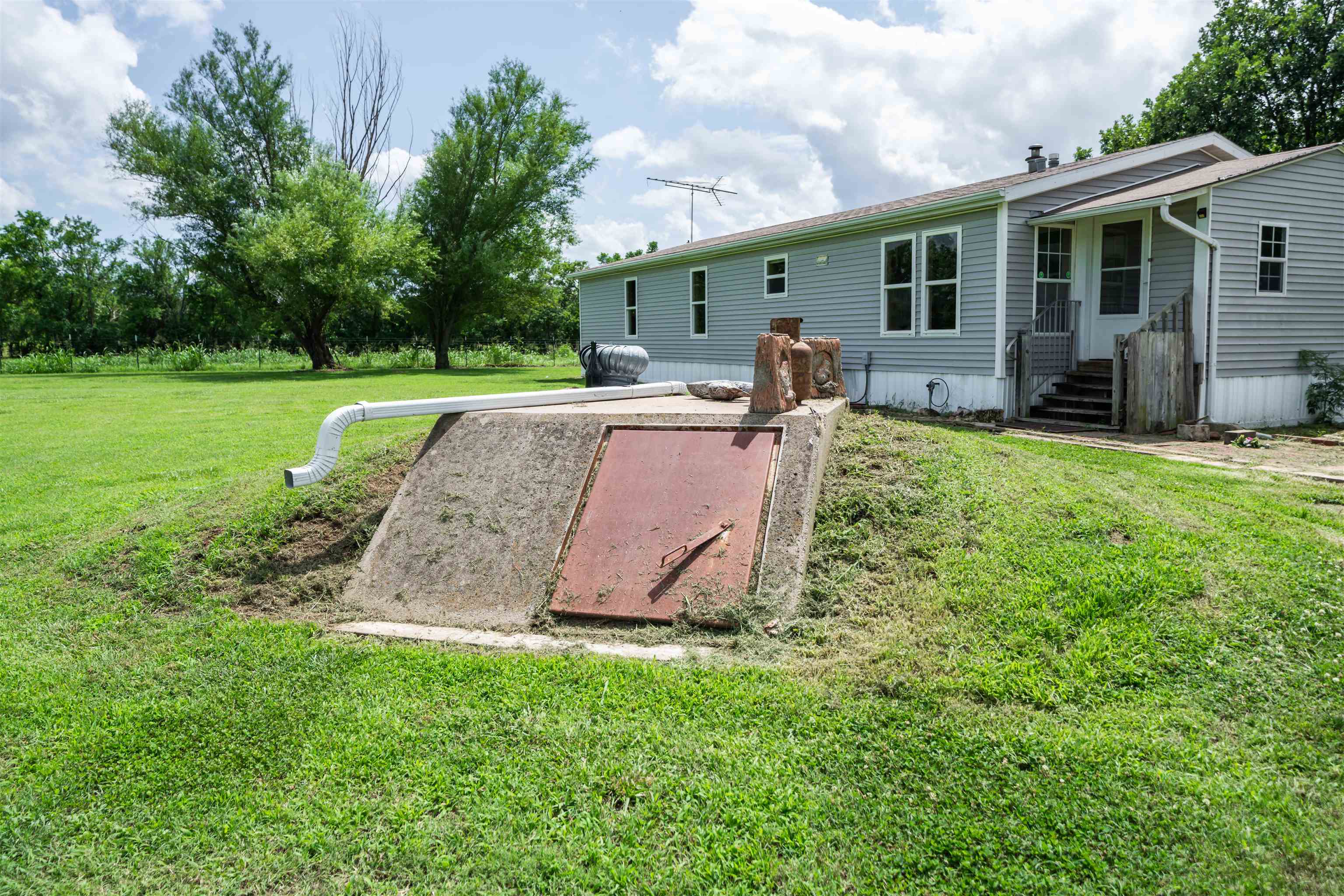 9099 268th Dr Property Photo 3