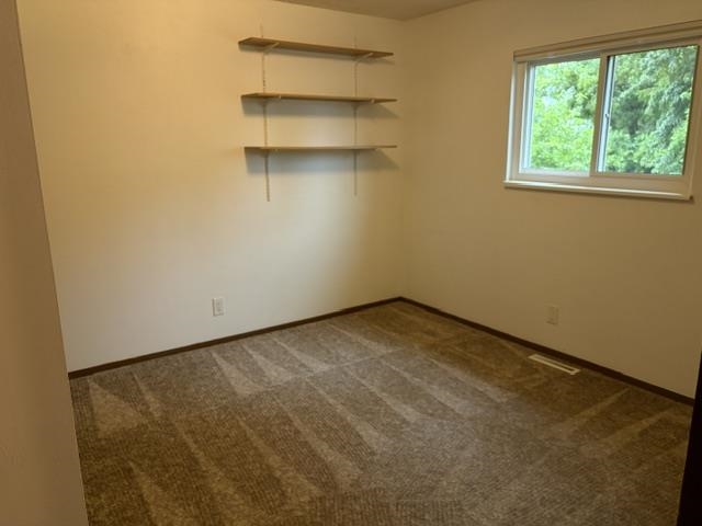 936 S Ash Property Photo 6
