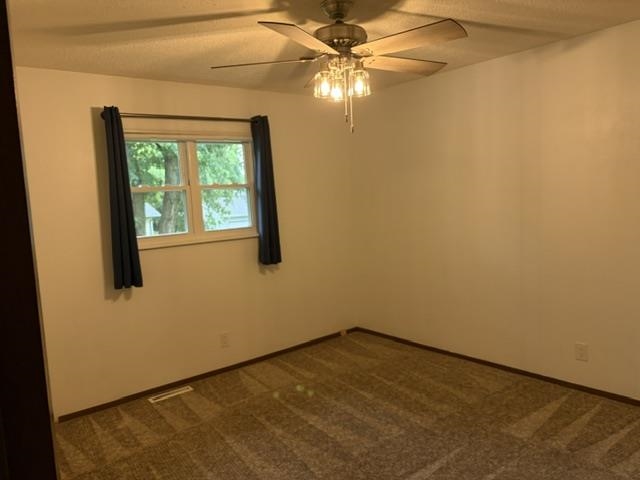 936 S Ash Property Photo 7