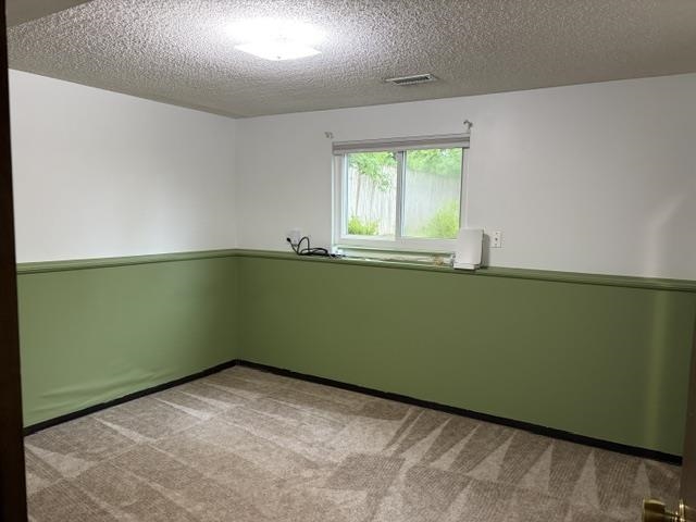 936 S Ash Property Photo 13