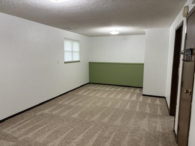 936 S Ash Property Photo 14
