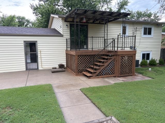 936 S Ash Property Photo 16