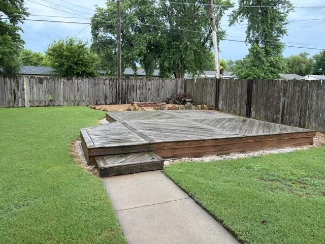 936 S Ash Property Photo 17