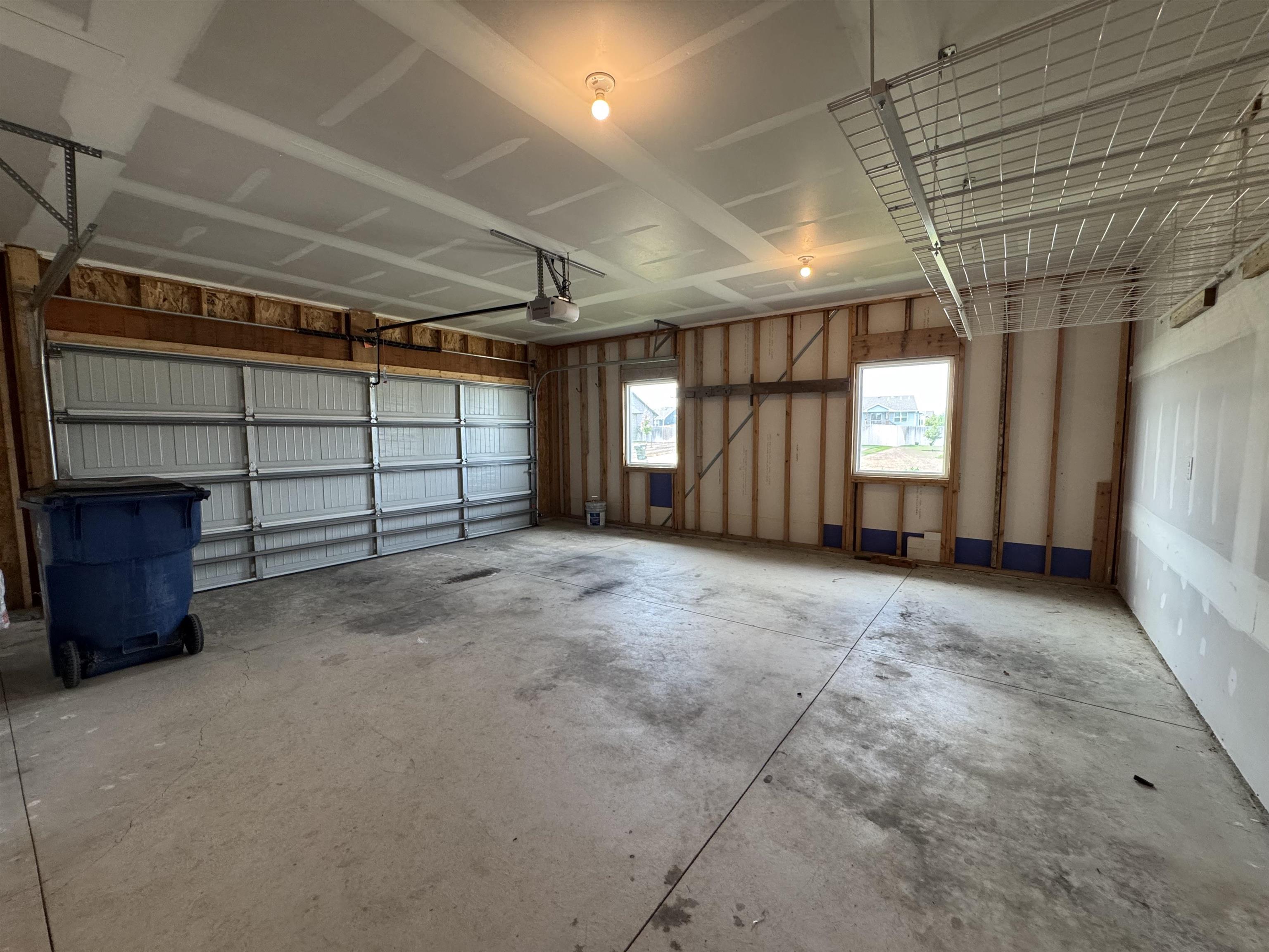 868 N Cloverleaf Property Photo 16