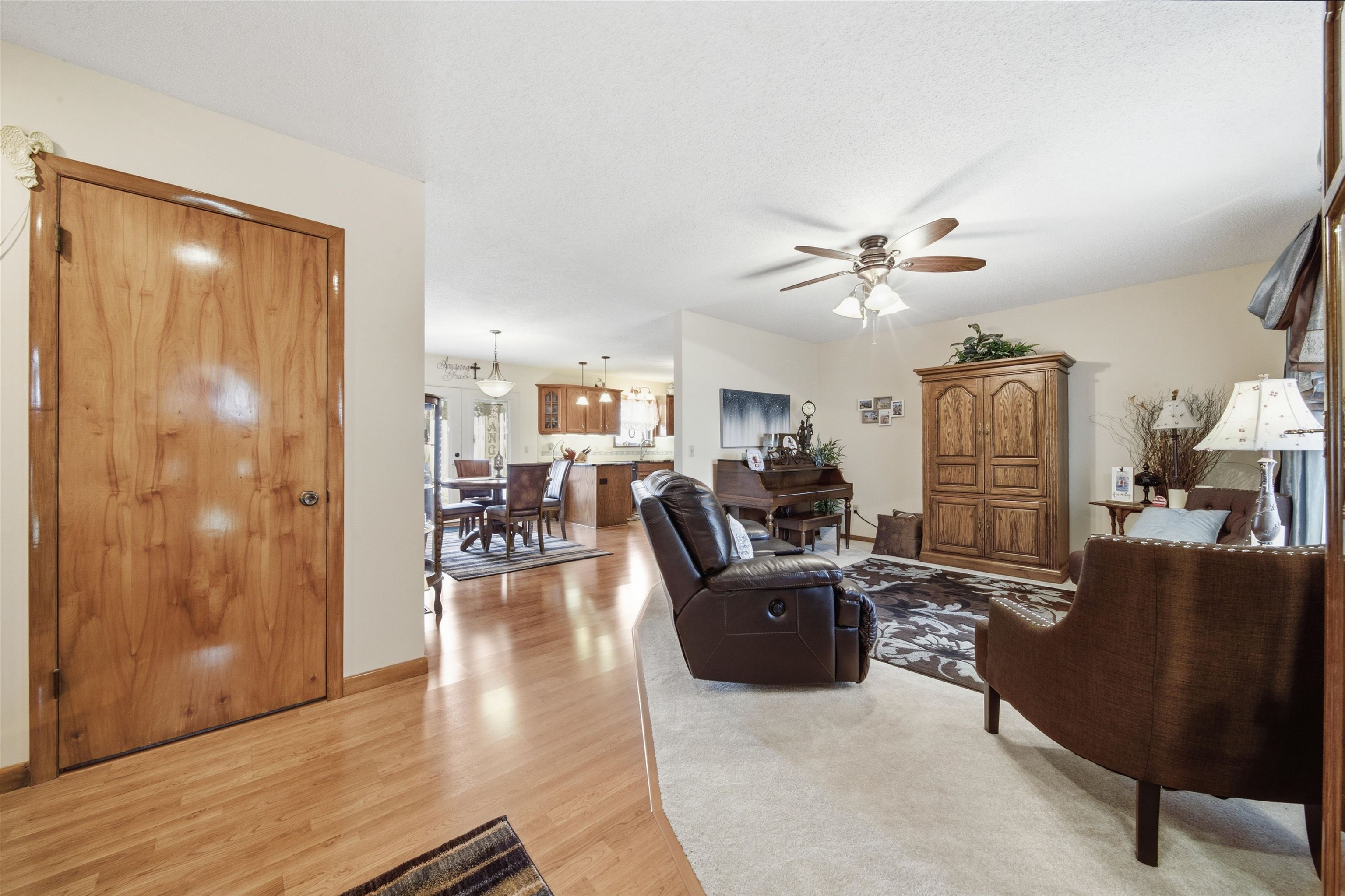 303 N Boyd St Property Photo 5