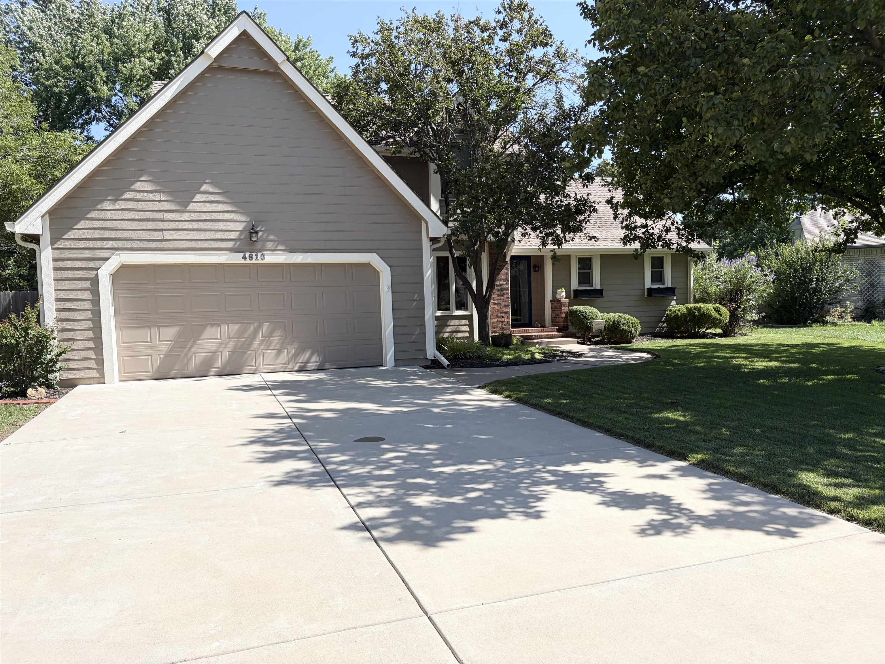 4610 N Farmstead Ct. Property Photo 2