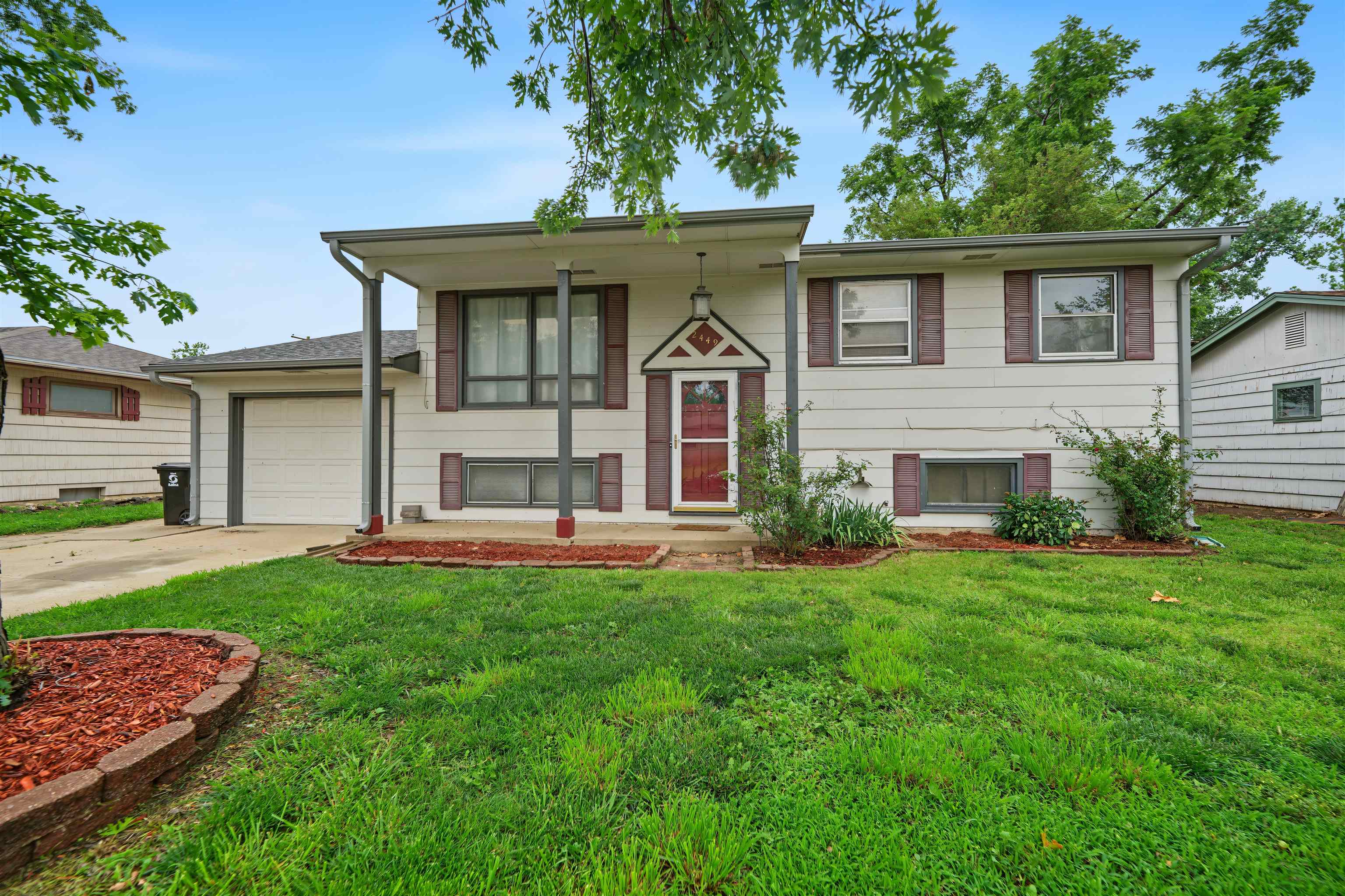 2449 Robin Property Photo 1