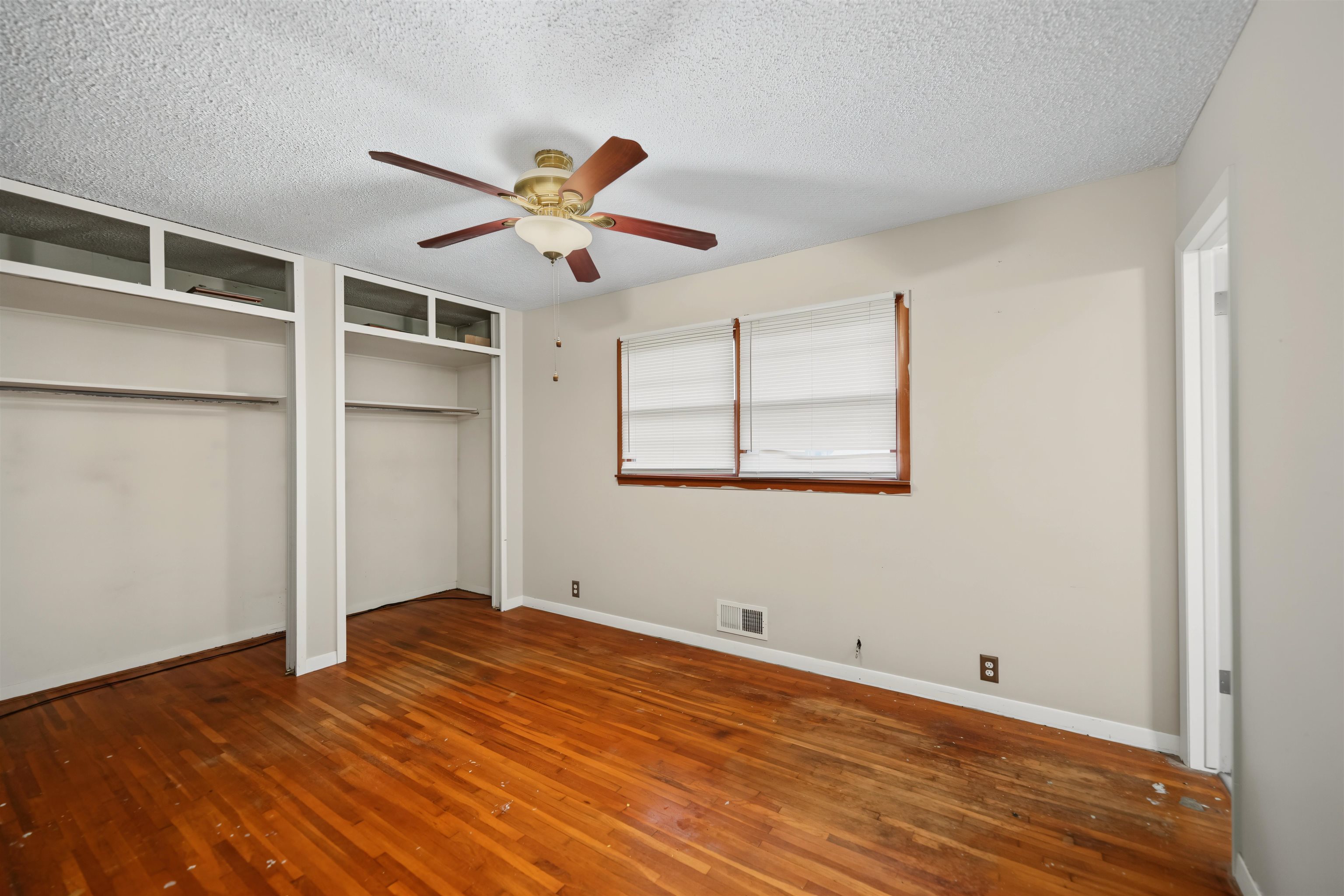 2449 Robin Property Photo 6