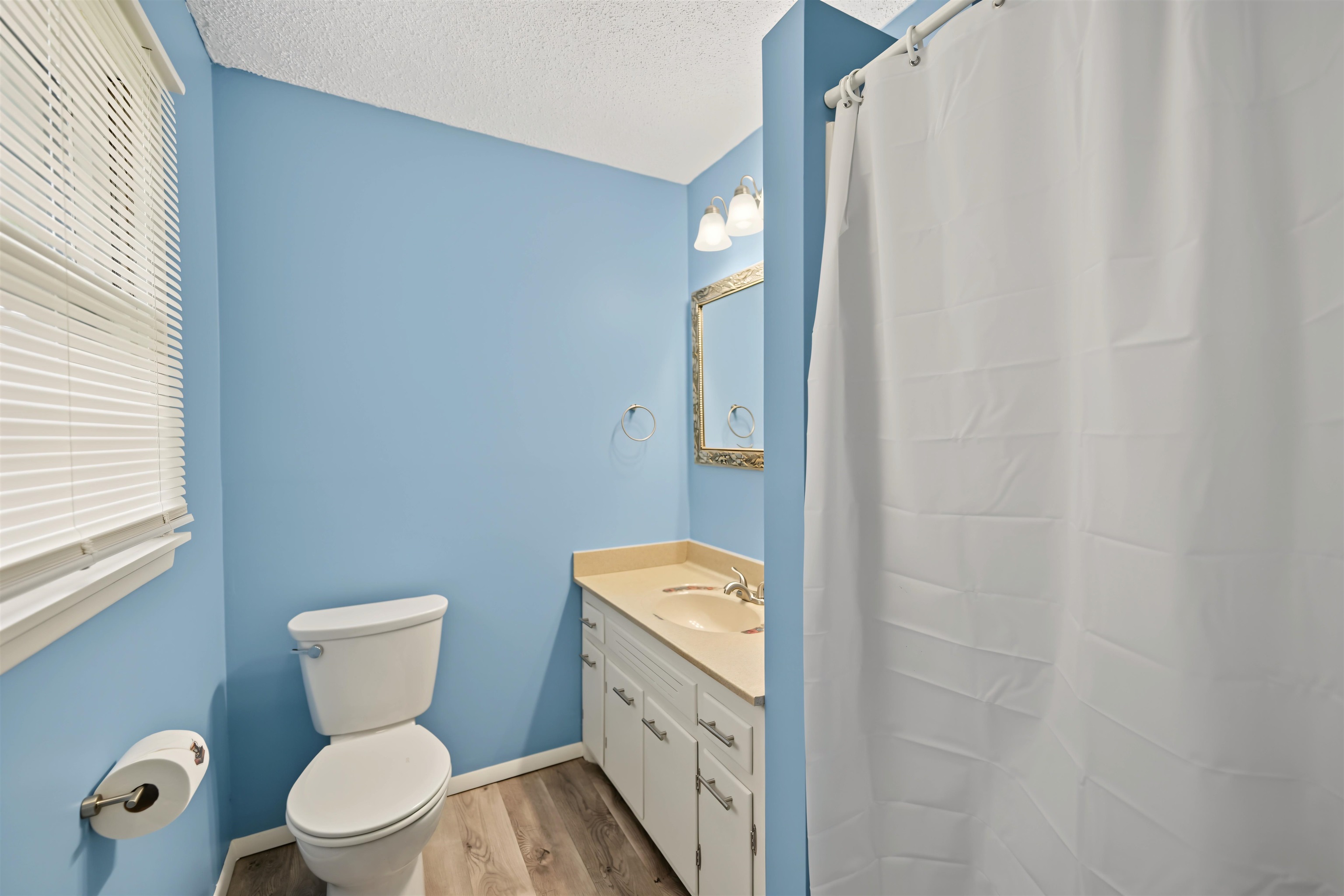 2449 Robin Property Photo 7