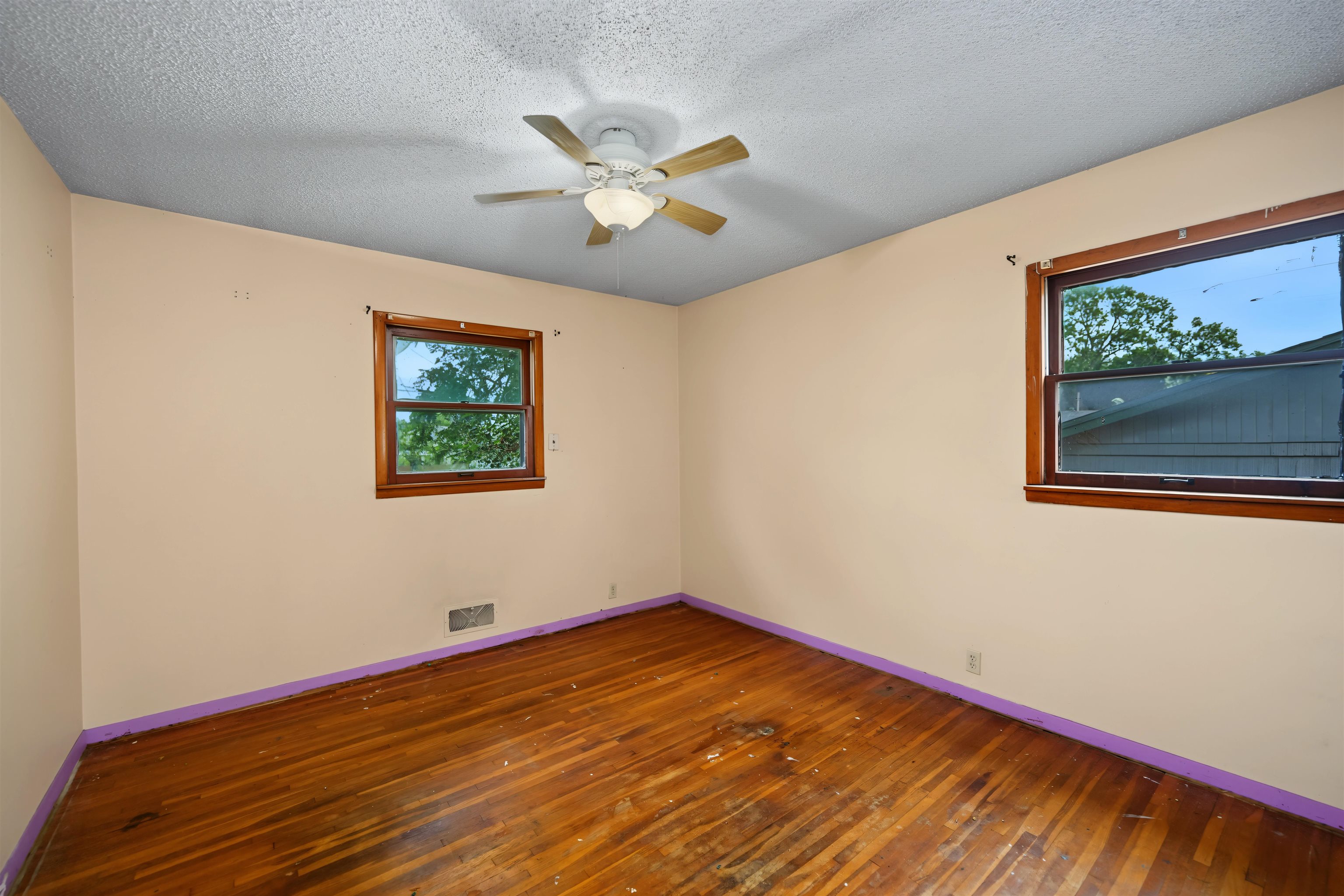 2449 Robin Property Photo 8