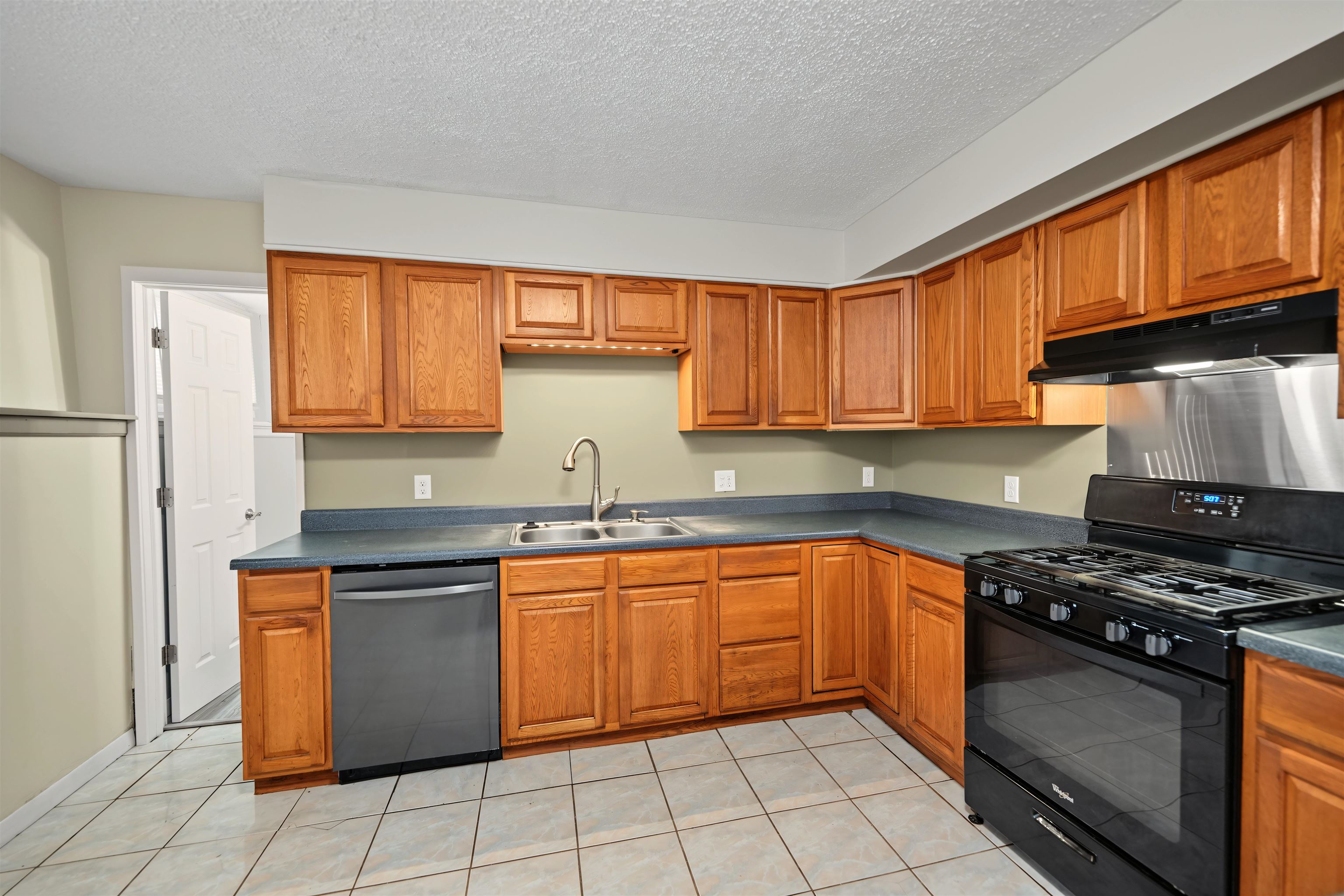 2449 Robin Property Photo 16