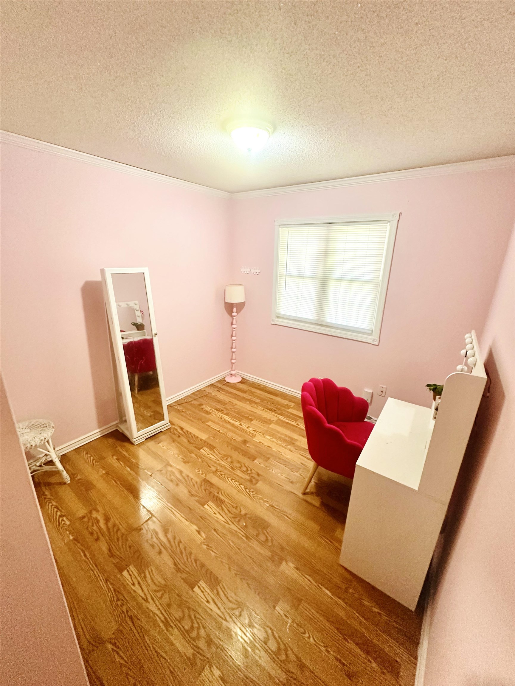 1321 W 9th Street Property Photo 10