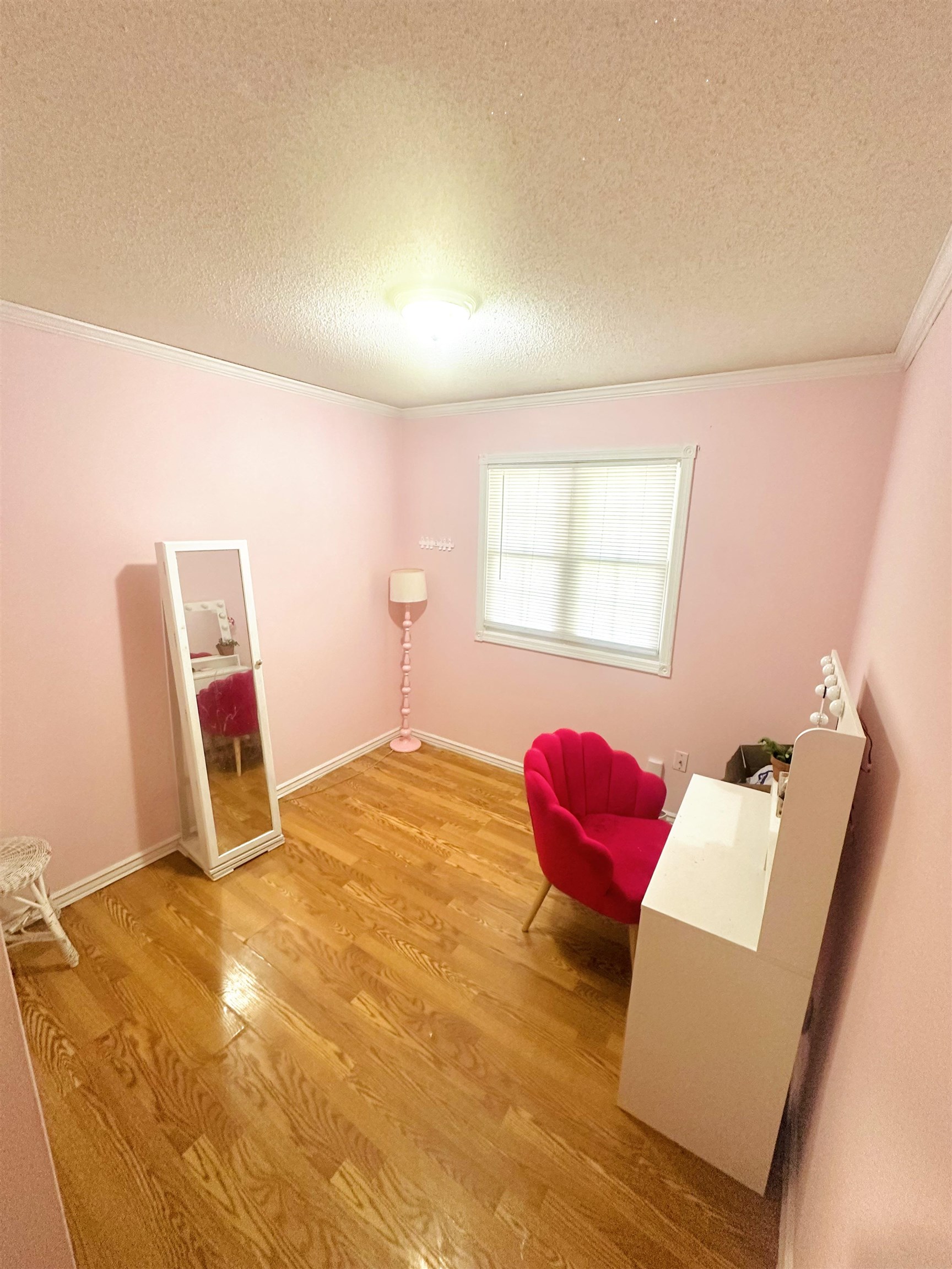 1321 W 9th Street Property Photo 11