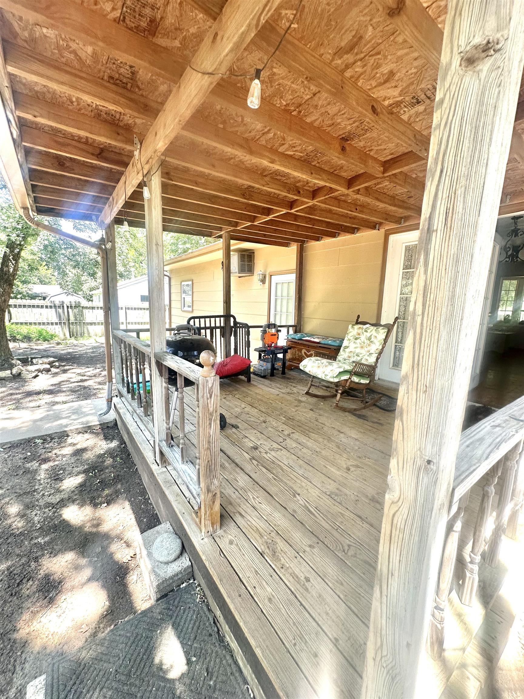 1321 W 9th Street Property Photo 16