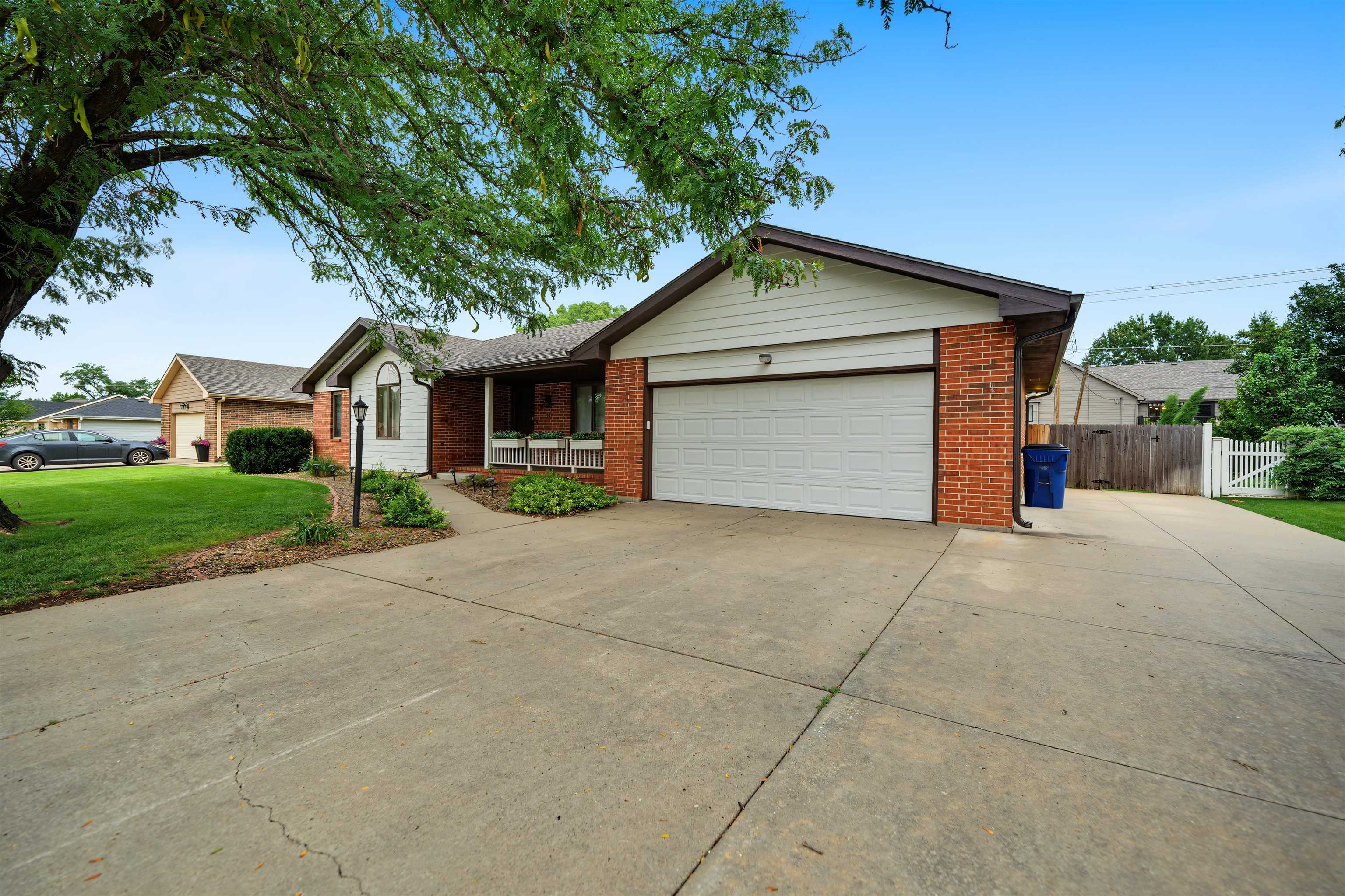 325 Seitz Dr Property Photo 1